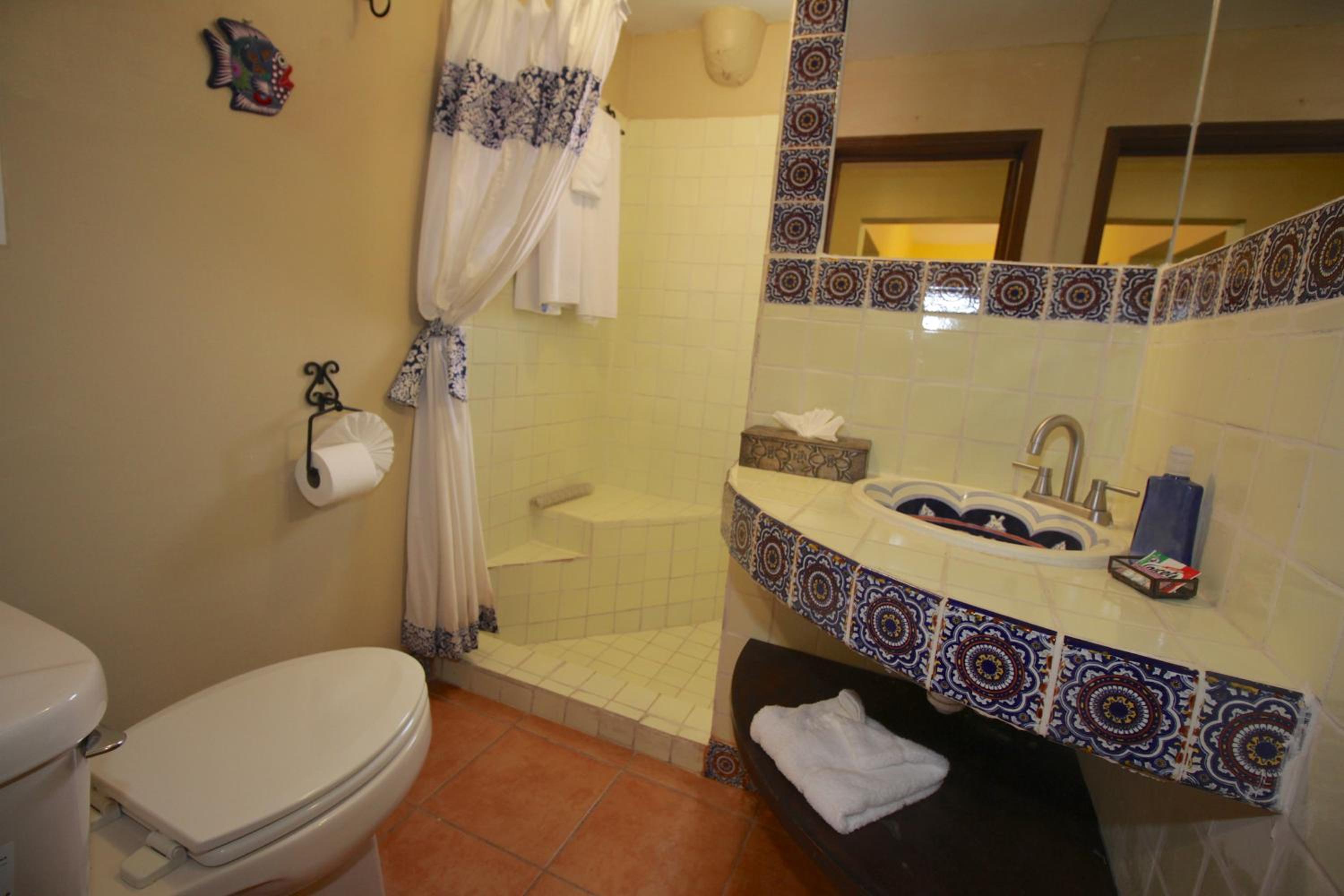Apartment - Split Level - Photo 2
