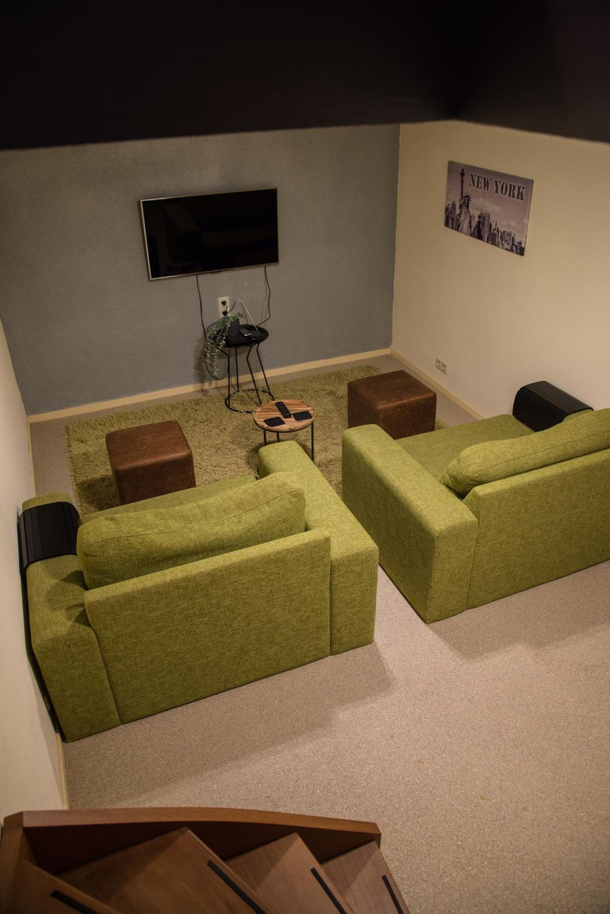One-Bedroom House photo 1