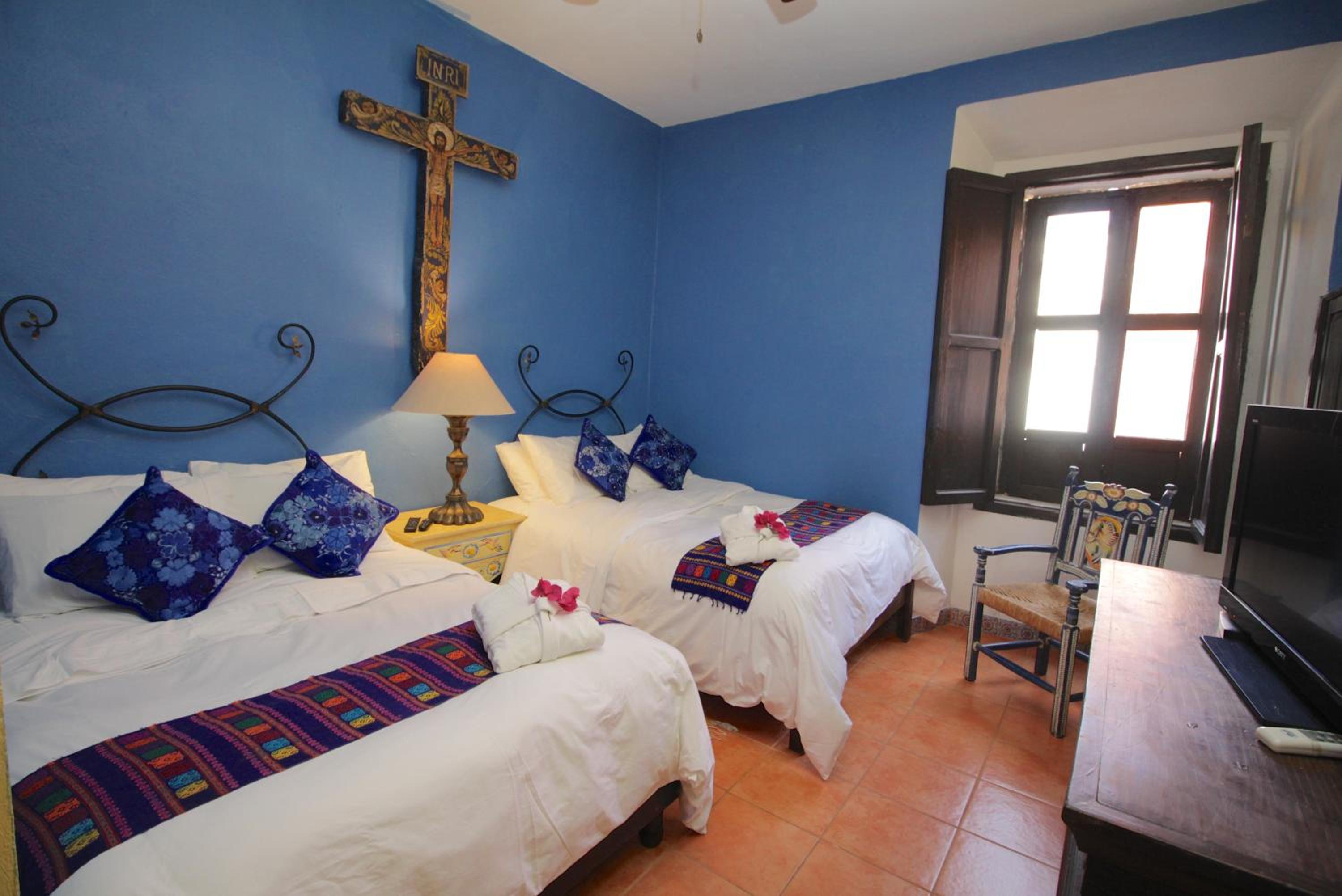 Double Room with Two Double Beds - Photo 9