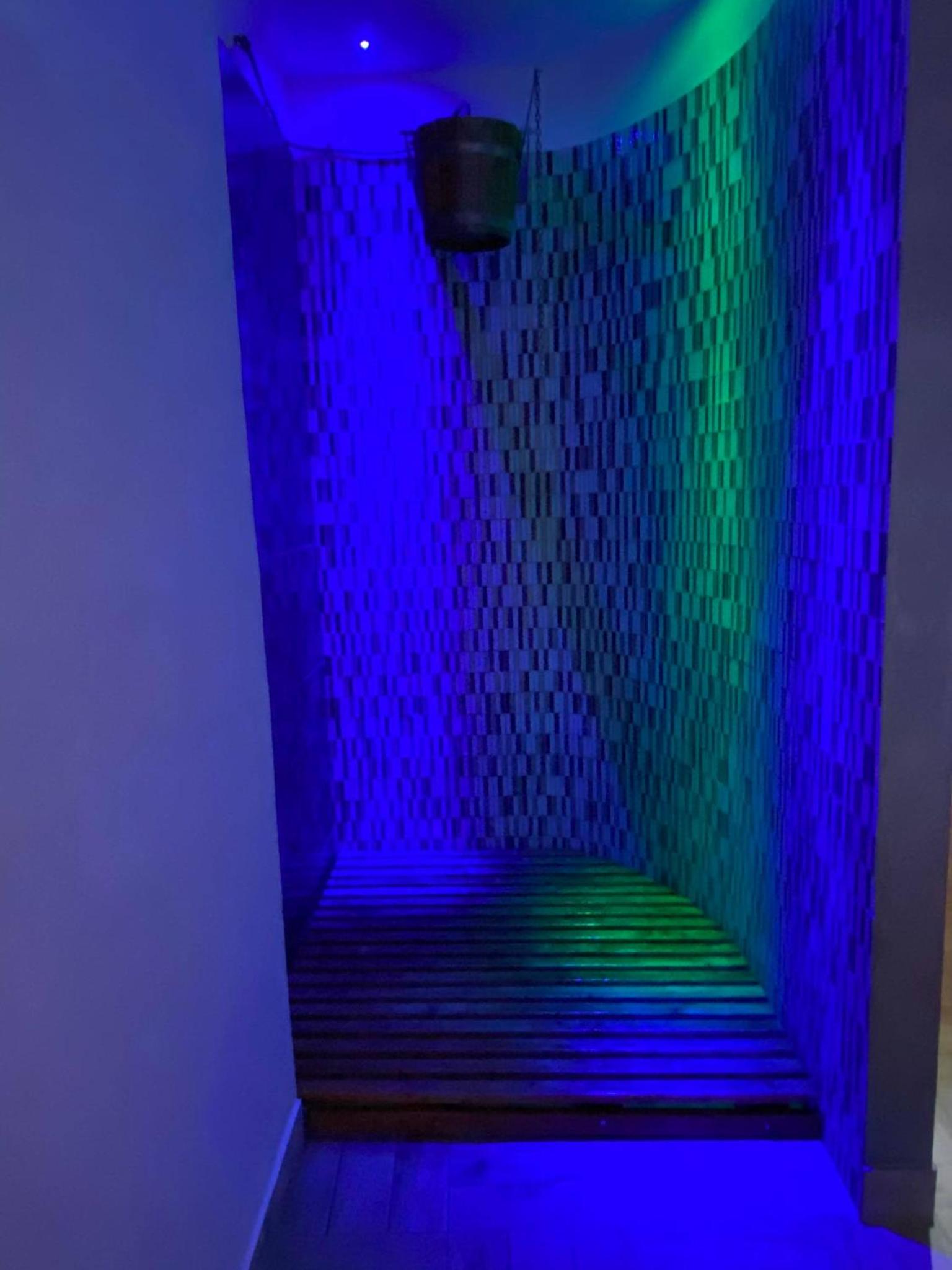 Suite with Hot Tub photo 2
