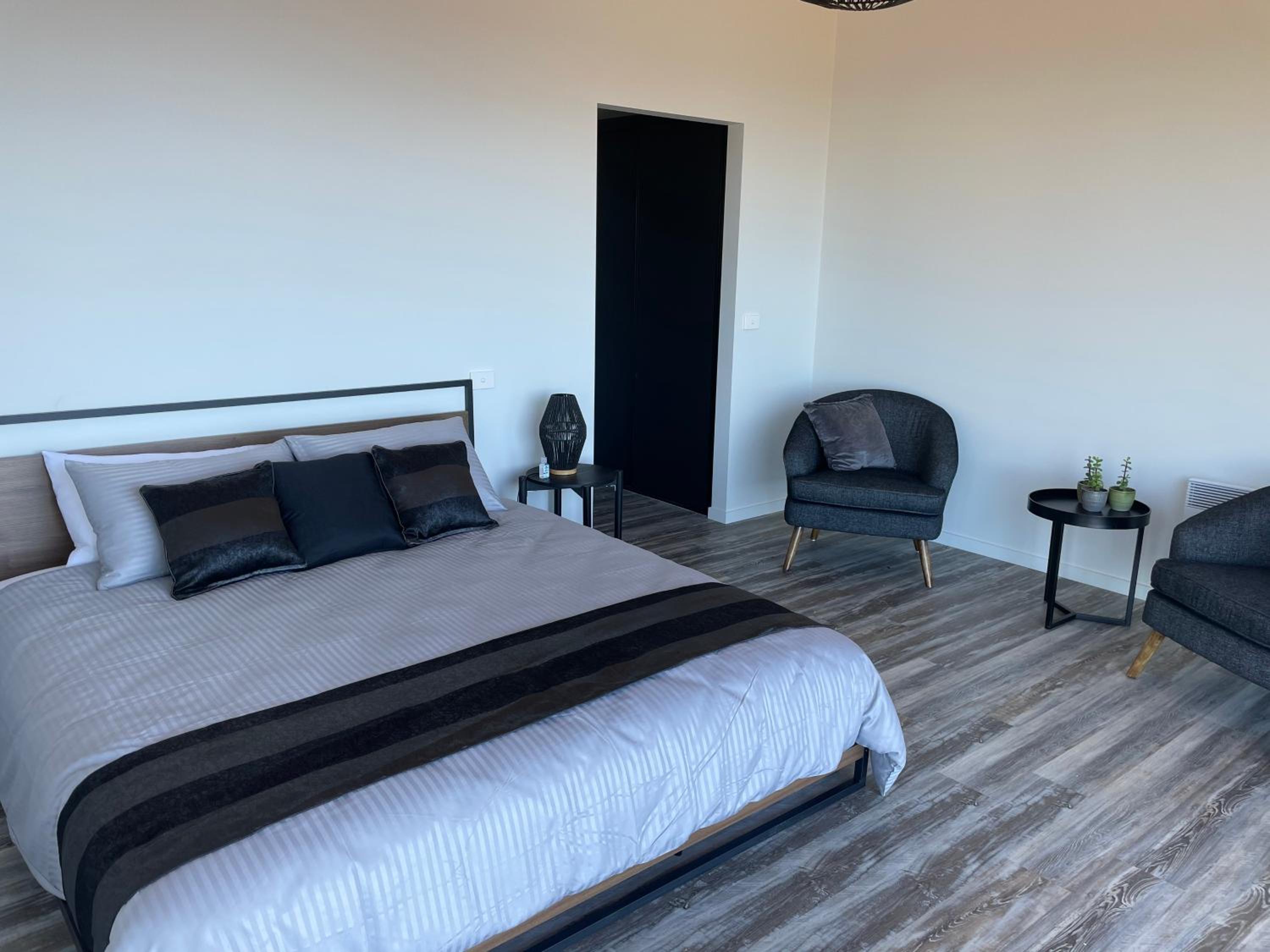 King Room with Sea View - Photo 15