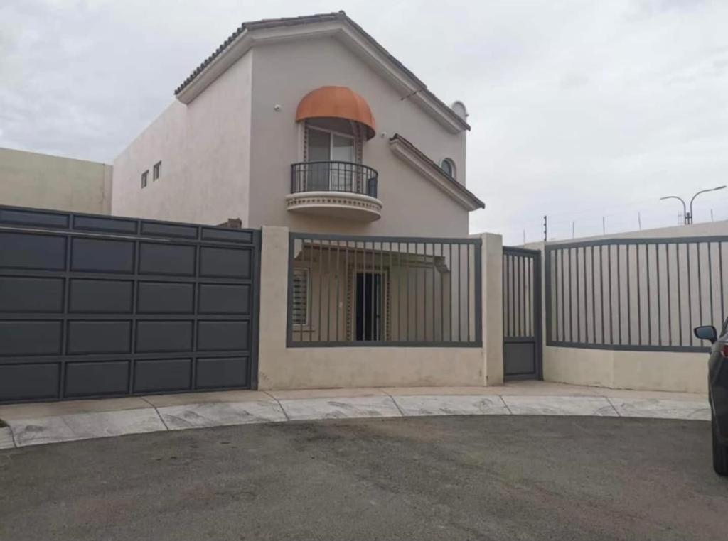 Three-Bedroom House photo 1