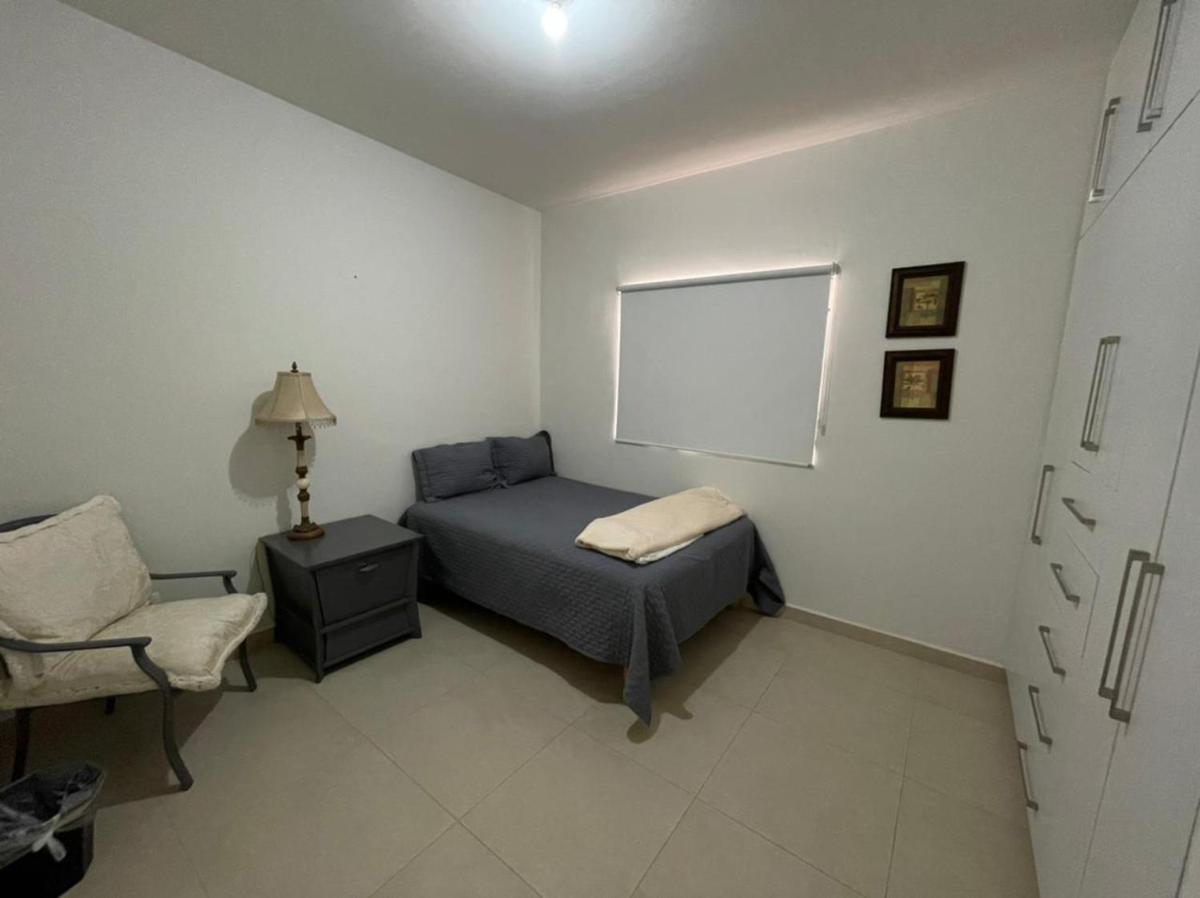 Three-Bedroom House photo 3