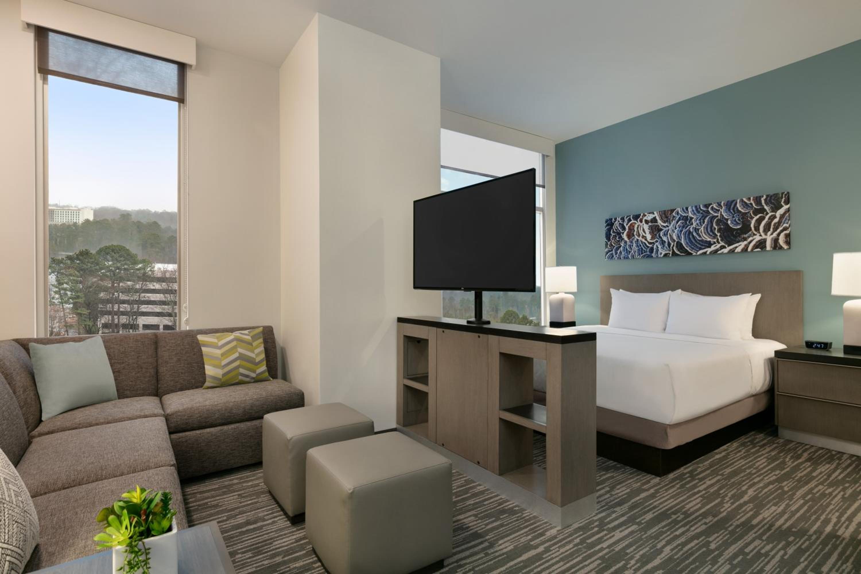 King Studio Suite with Kitchen and Accessible Tub - Disability Access - Photo 1