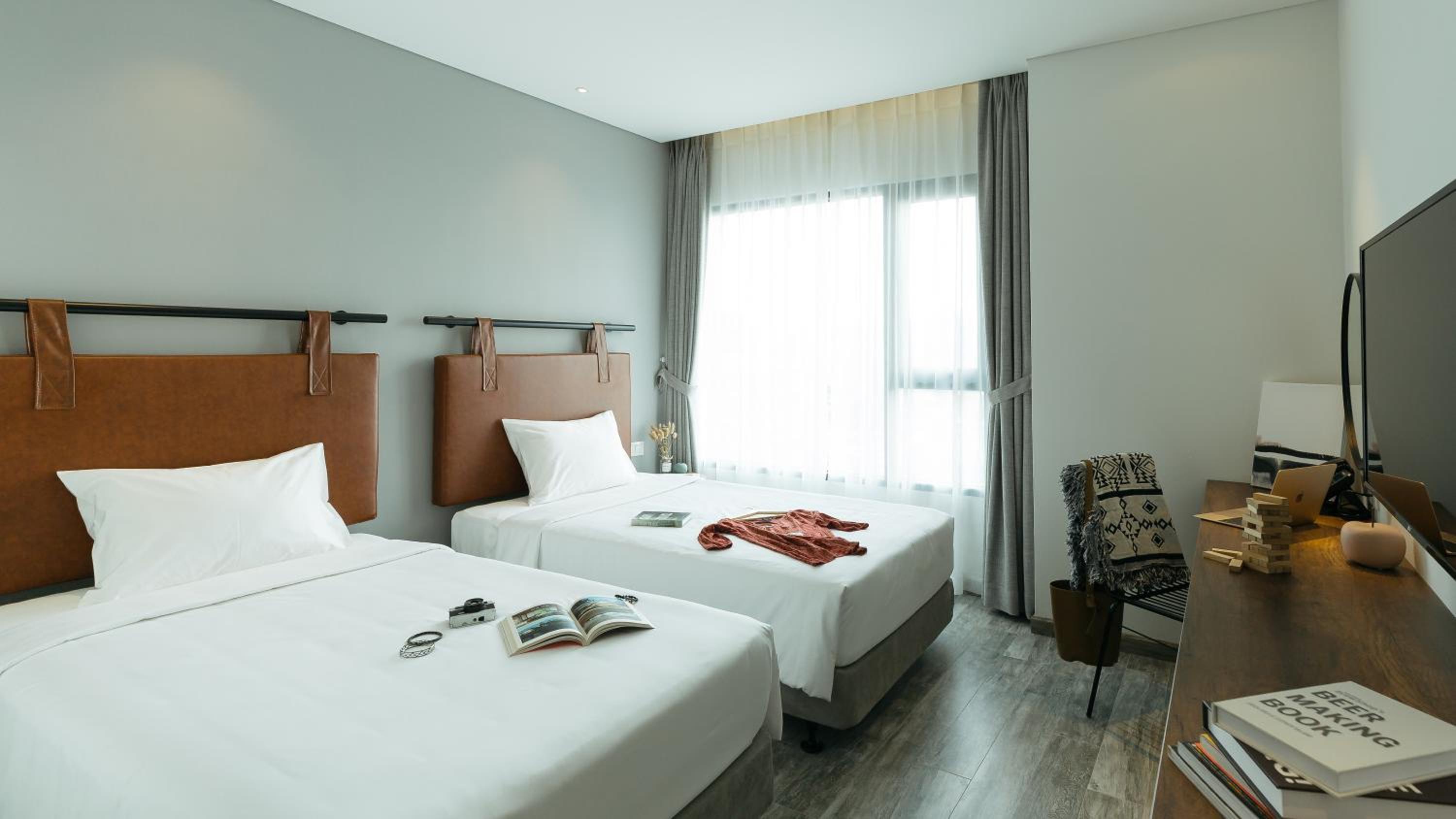 Superior Twin Room with Sea View - Photo 10