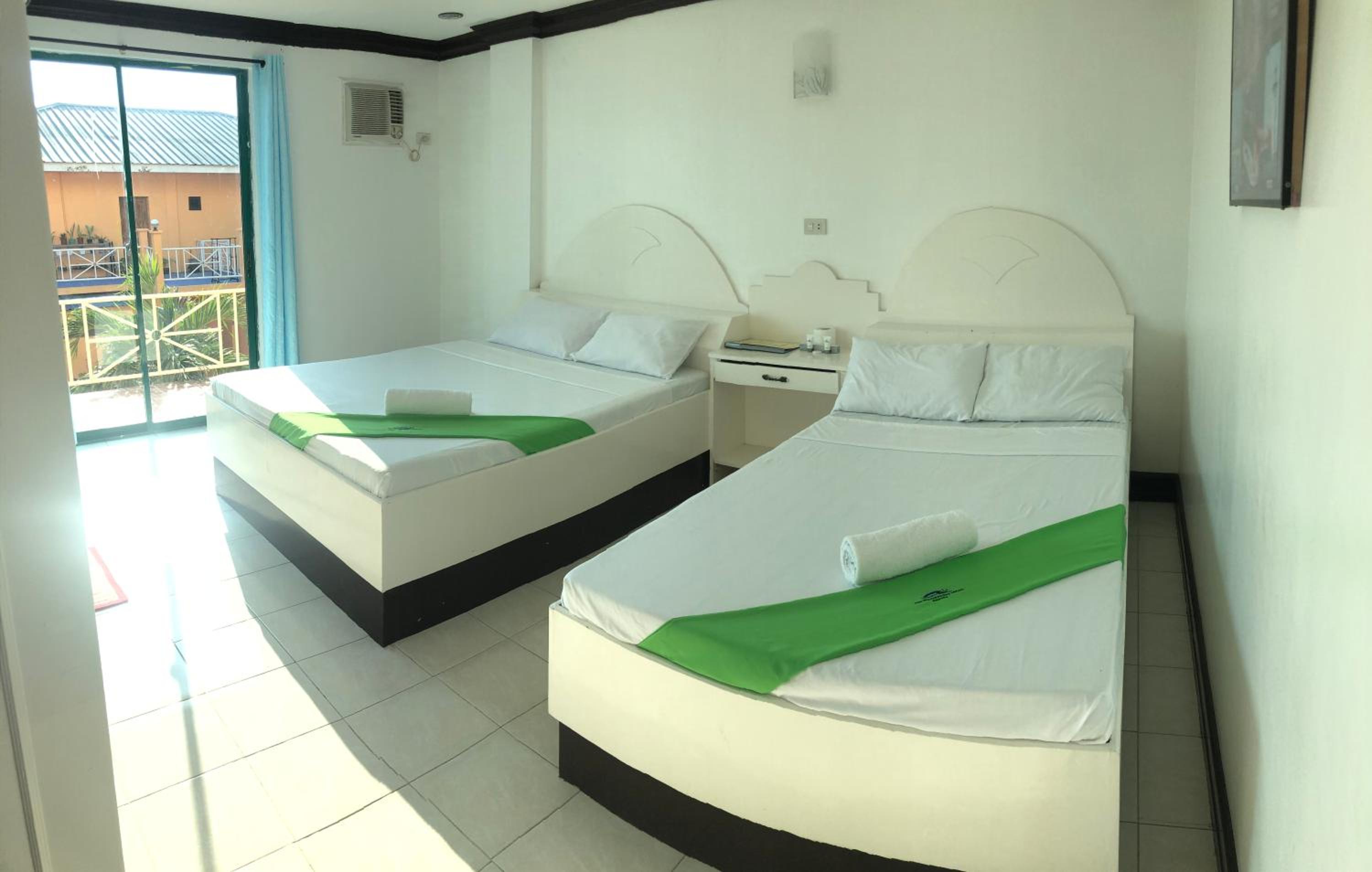 Deluxe Quadruple Room photo 3