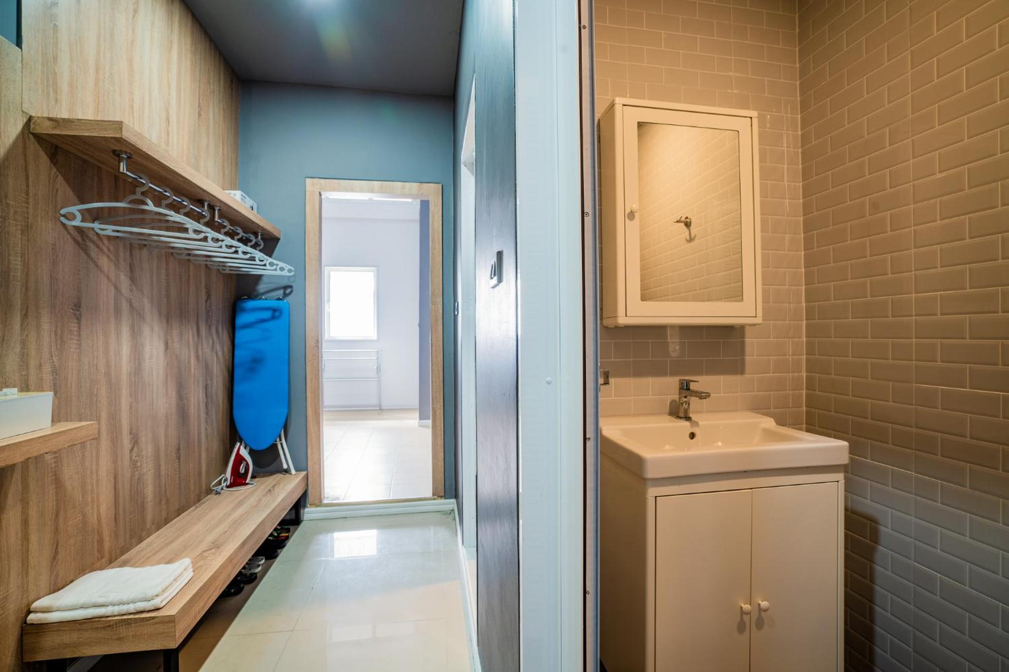 Family Suite with Balcony - Photo 15