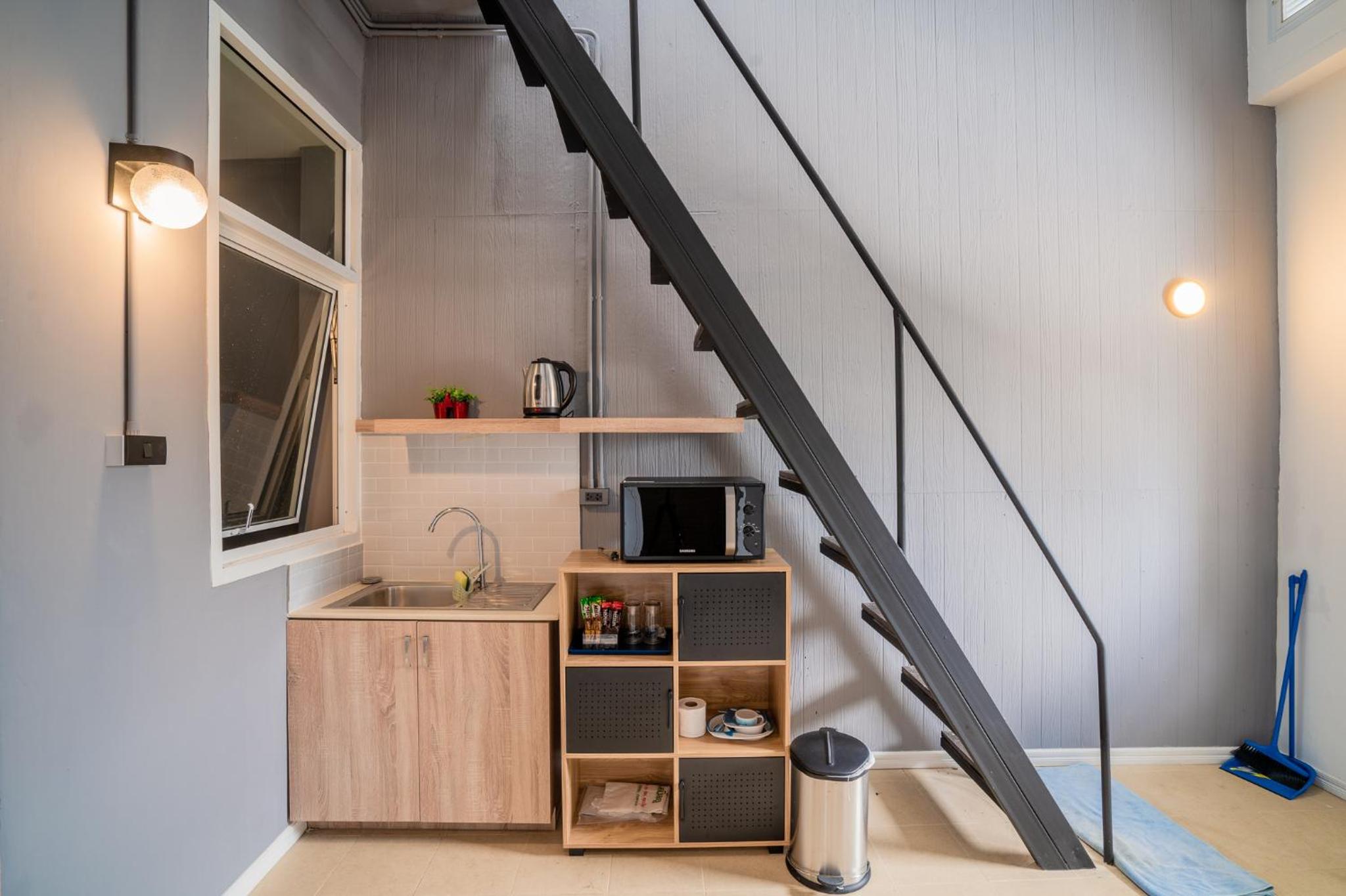 Family Suite with Balcony - Photo 9