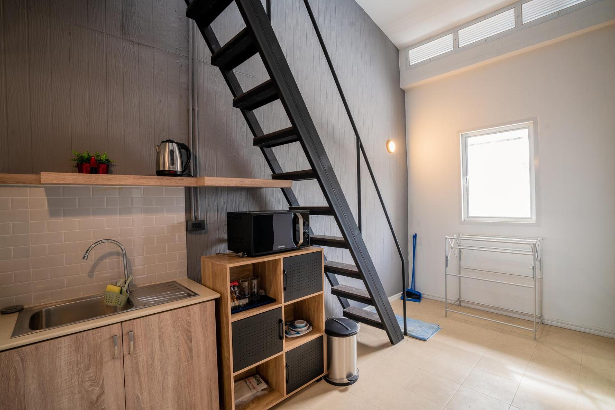 Family Suite with Balcony - Photo 10