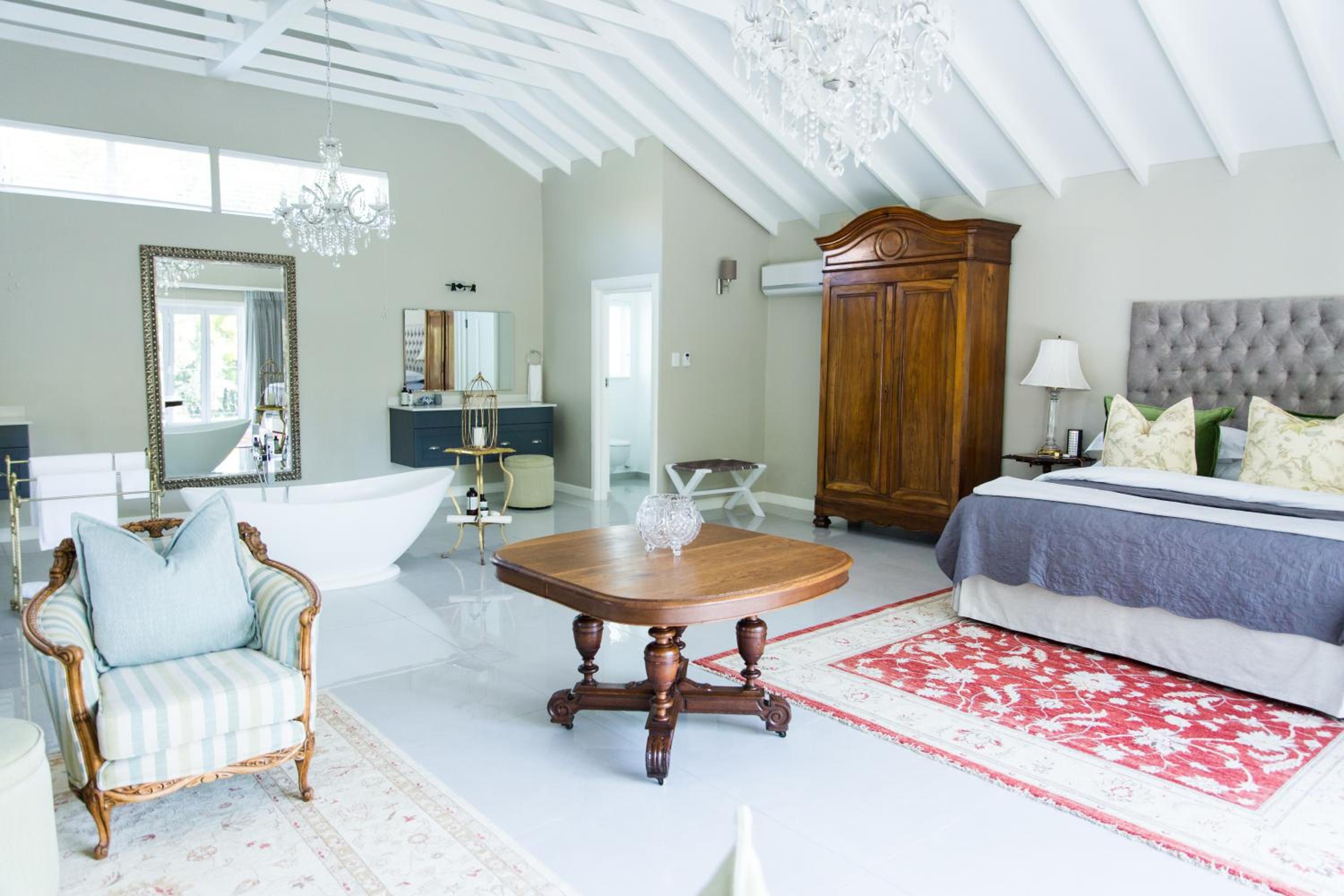 Honeymoon Suite photo 1