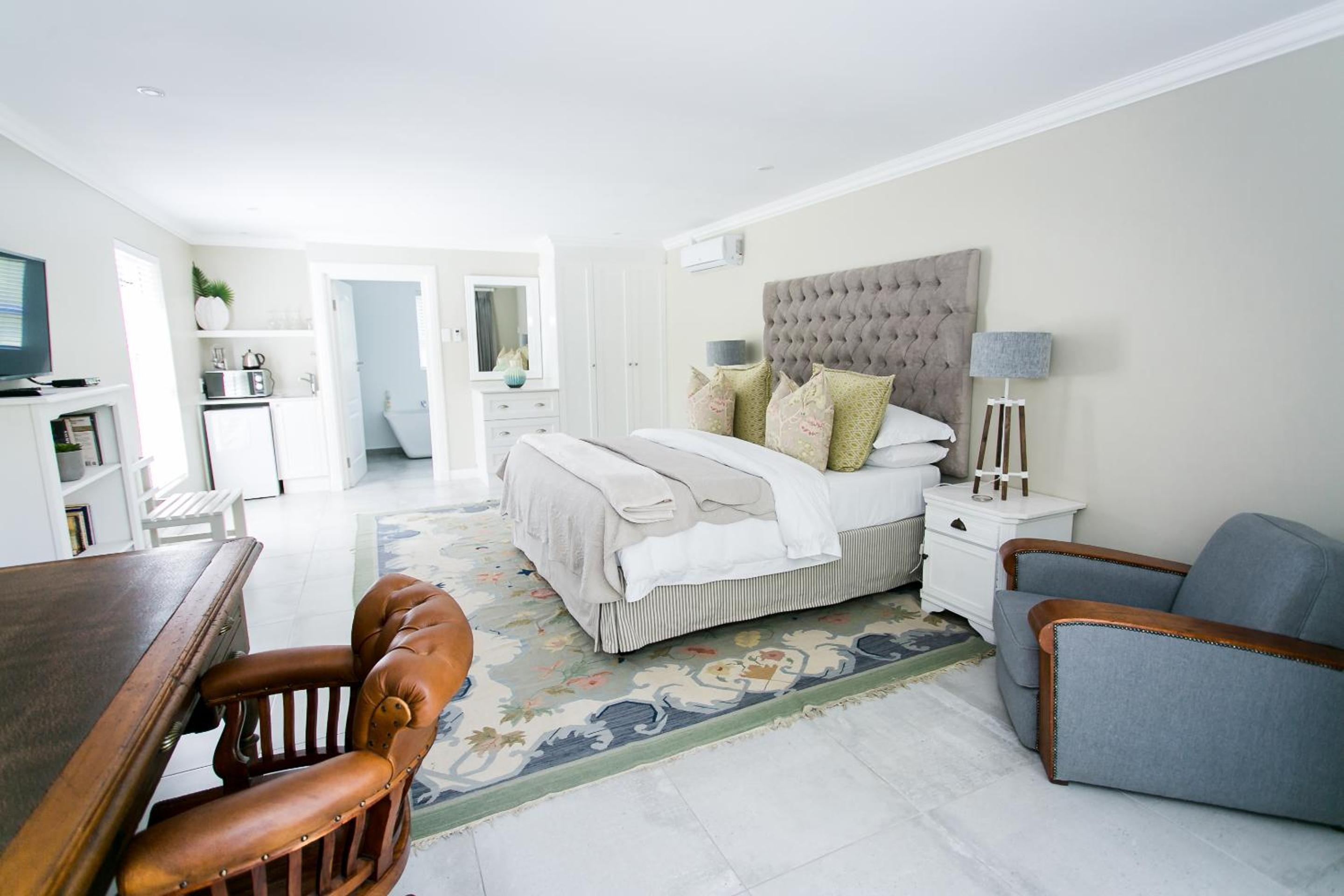 Deluxe King Room photo 1