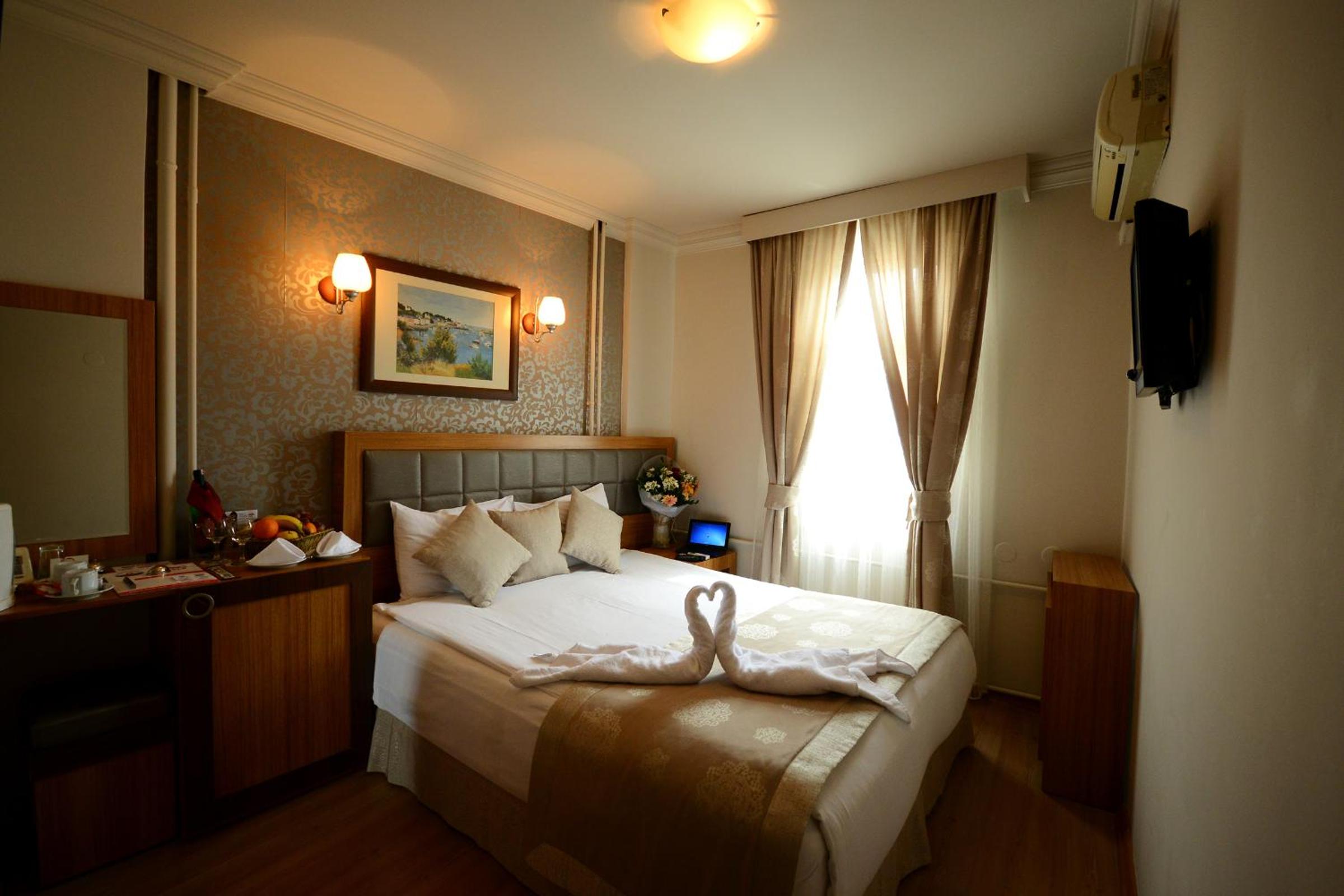 Standard Double Room - Photo 7