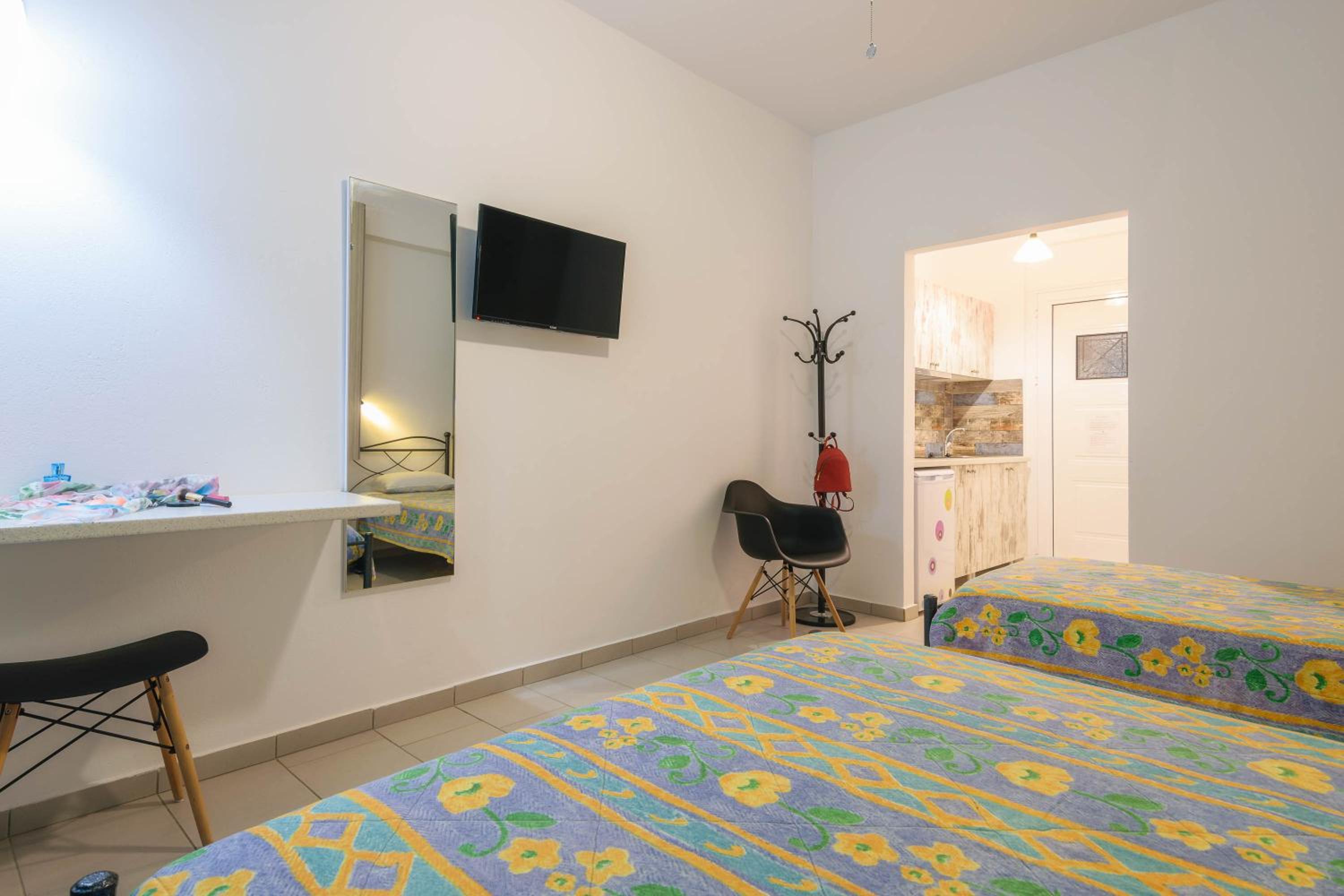 Studio with Balcony - Photo 22
