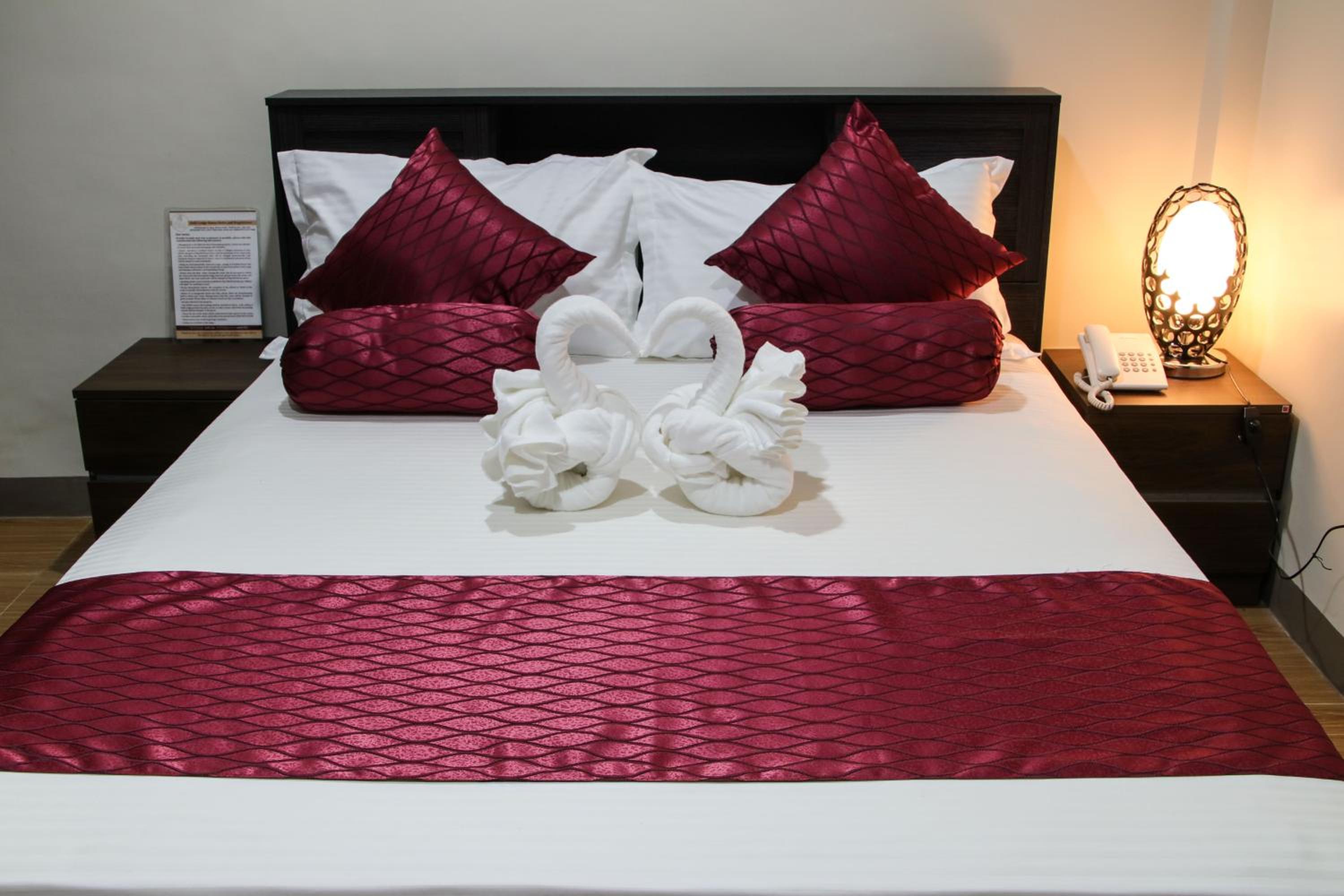 Deluxe Room - Photo 1