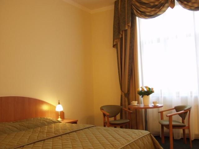 Double or Twin Room - Photo 2