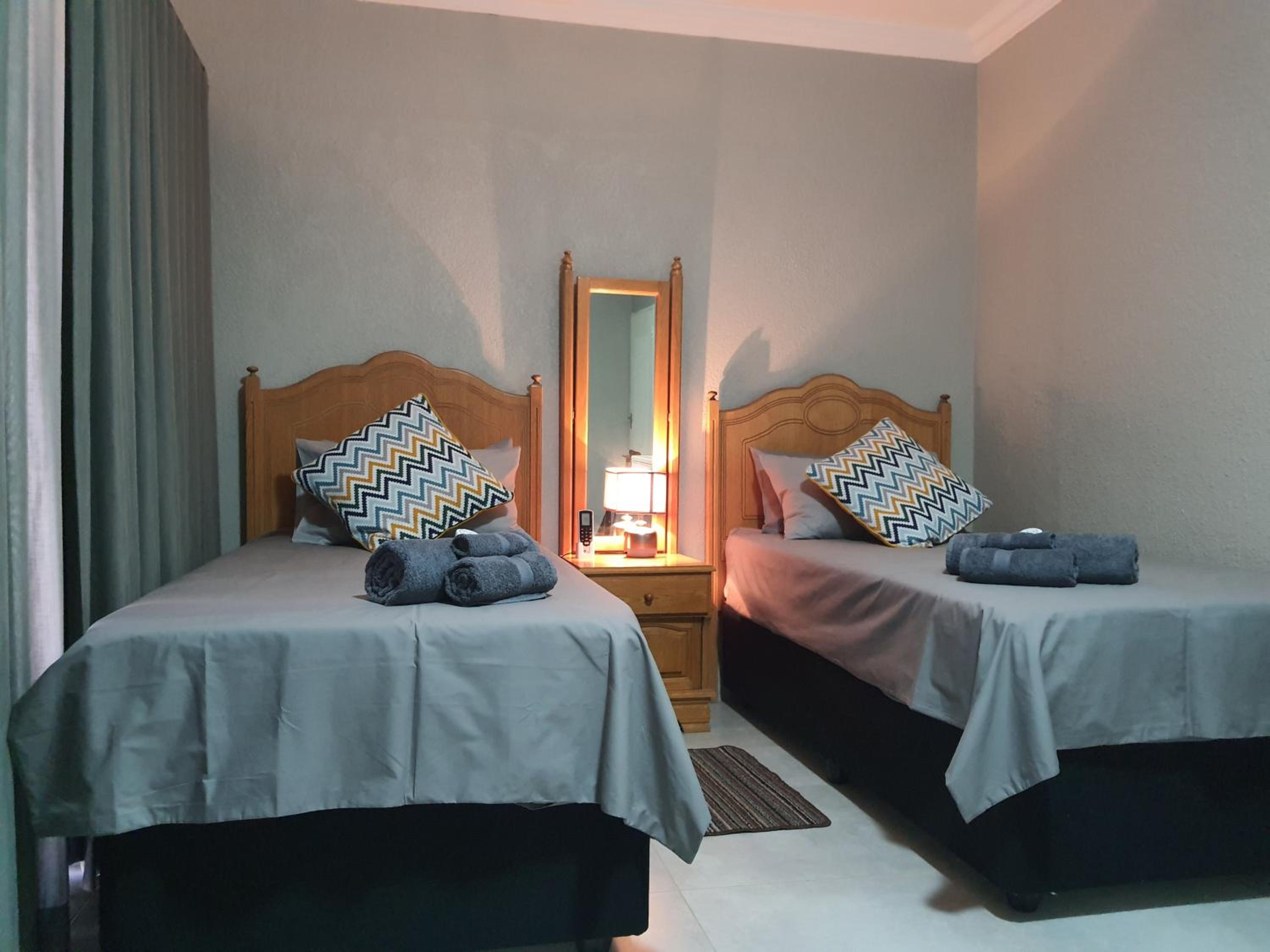 Standard Twin Room photo 1