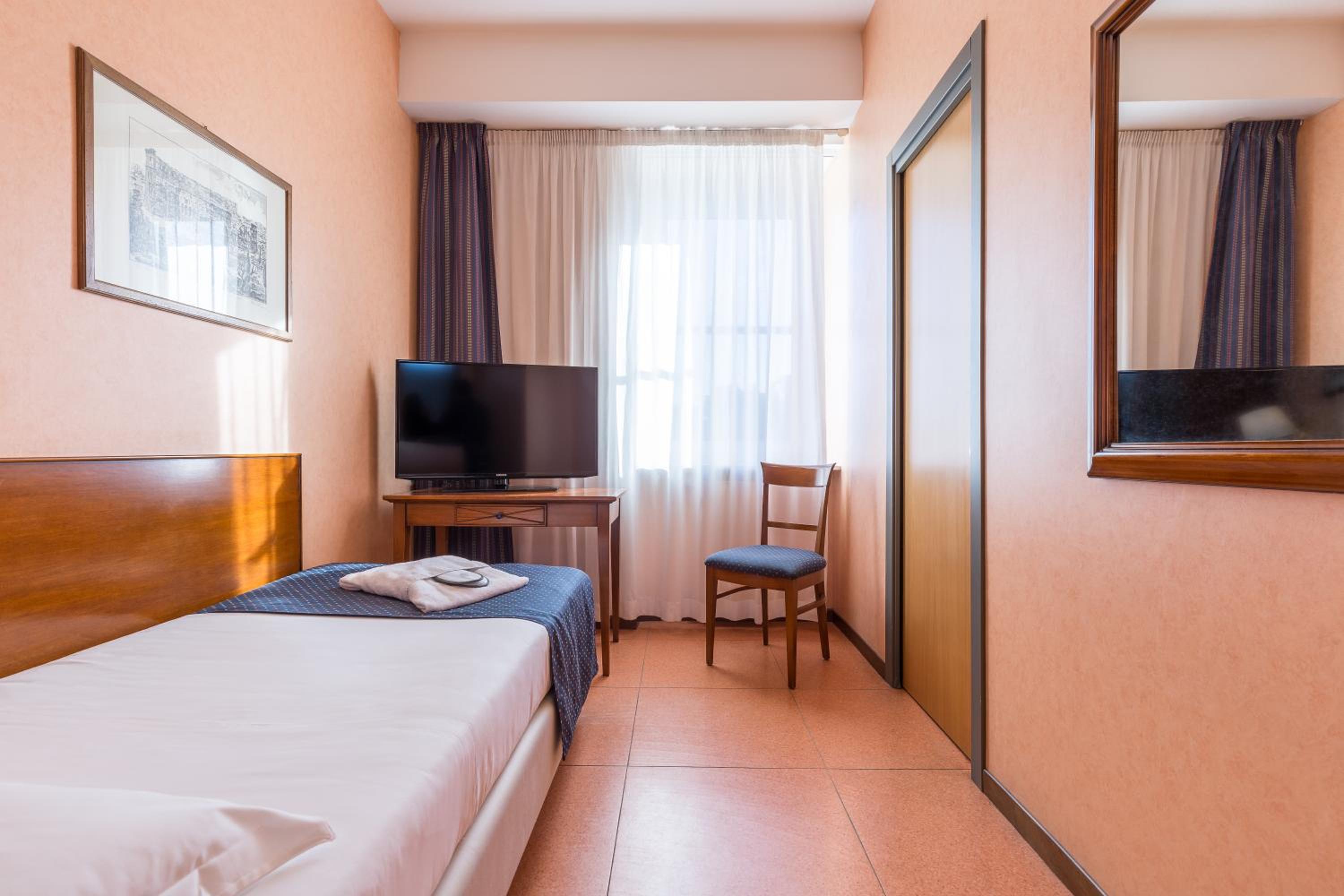 Single Room photo 1