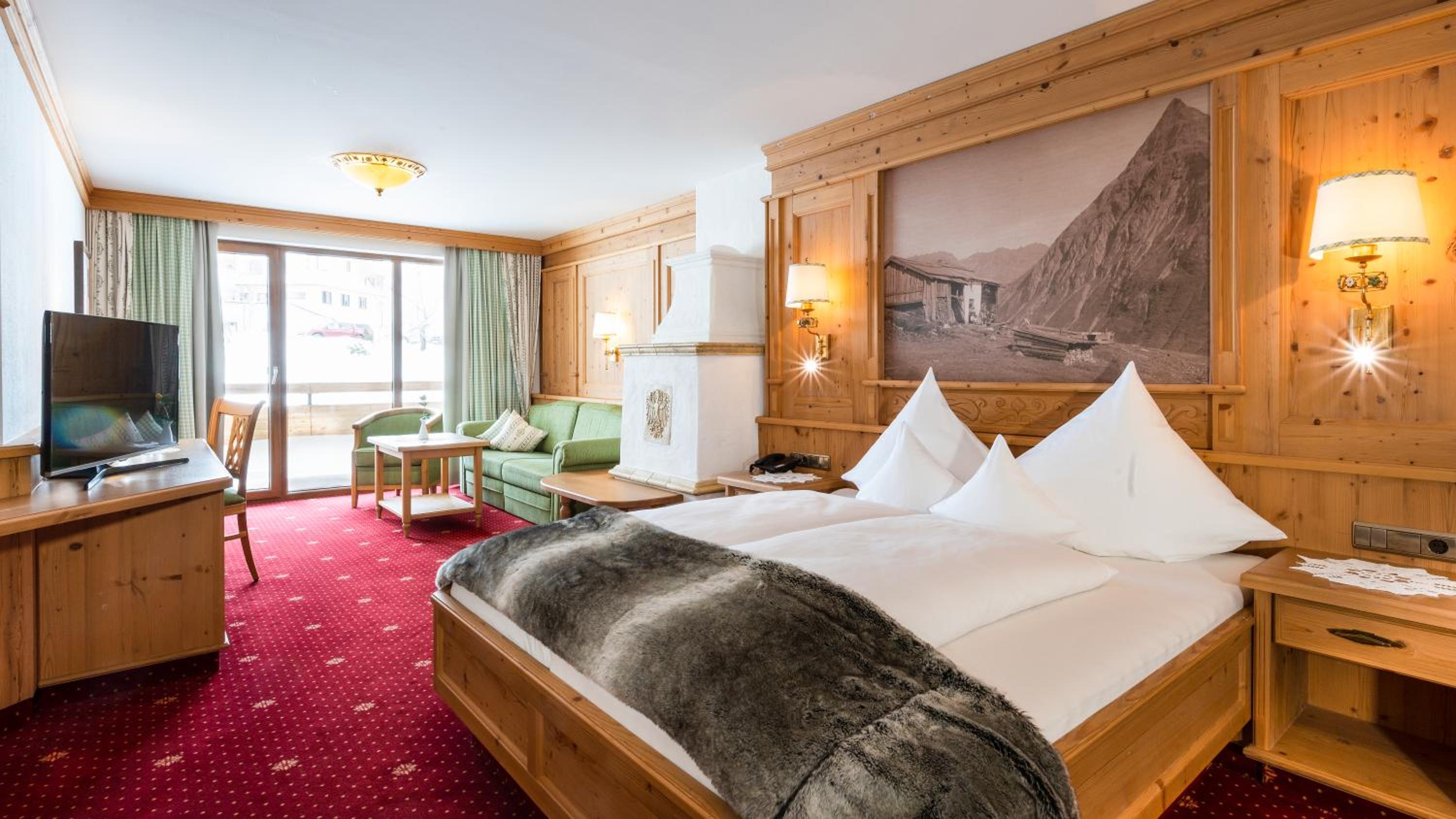 Deluxe Suite - Photo 3