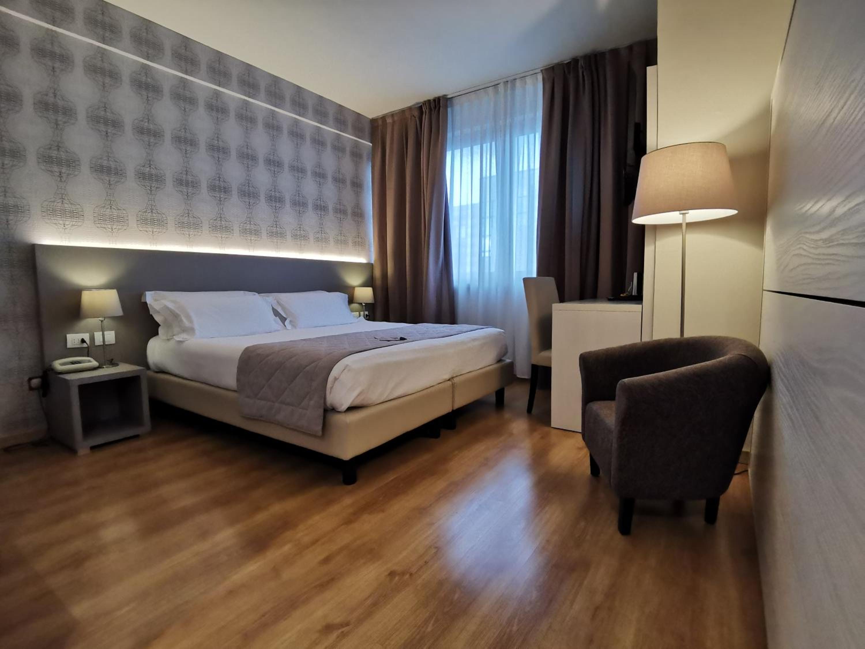 Superior Double Room - Photo 11