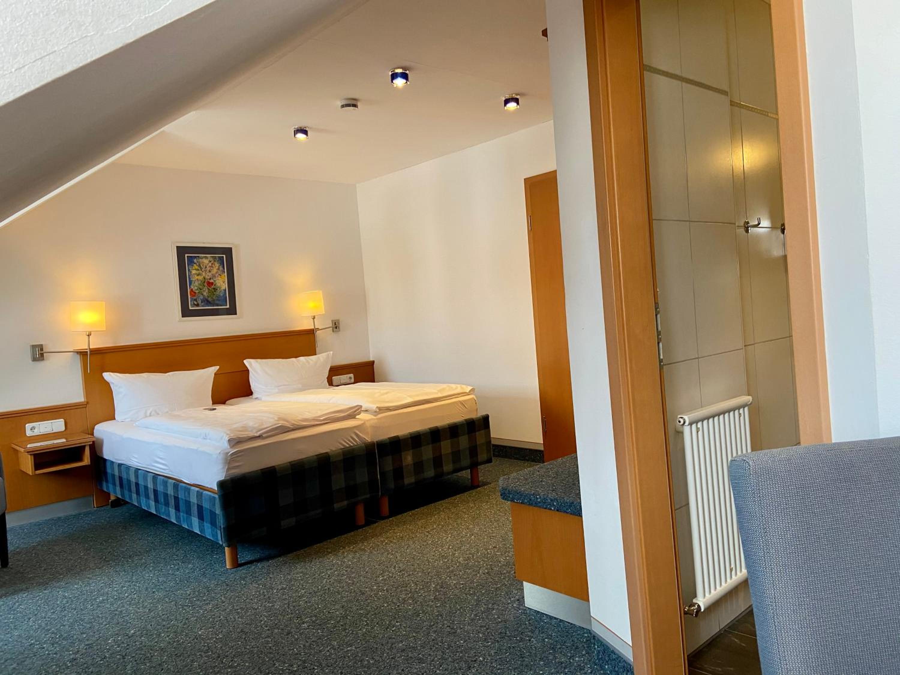 Standard Double Room - Photo 3