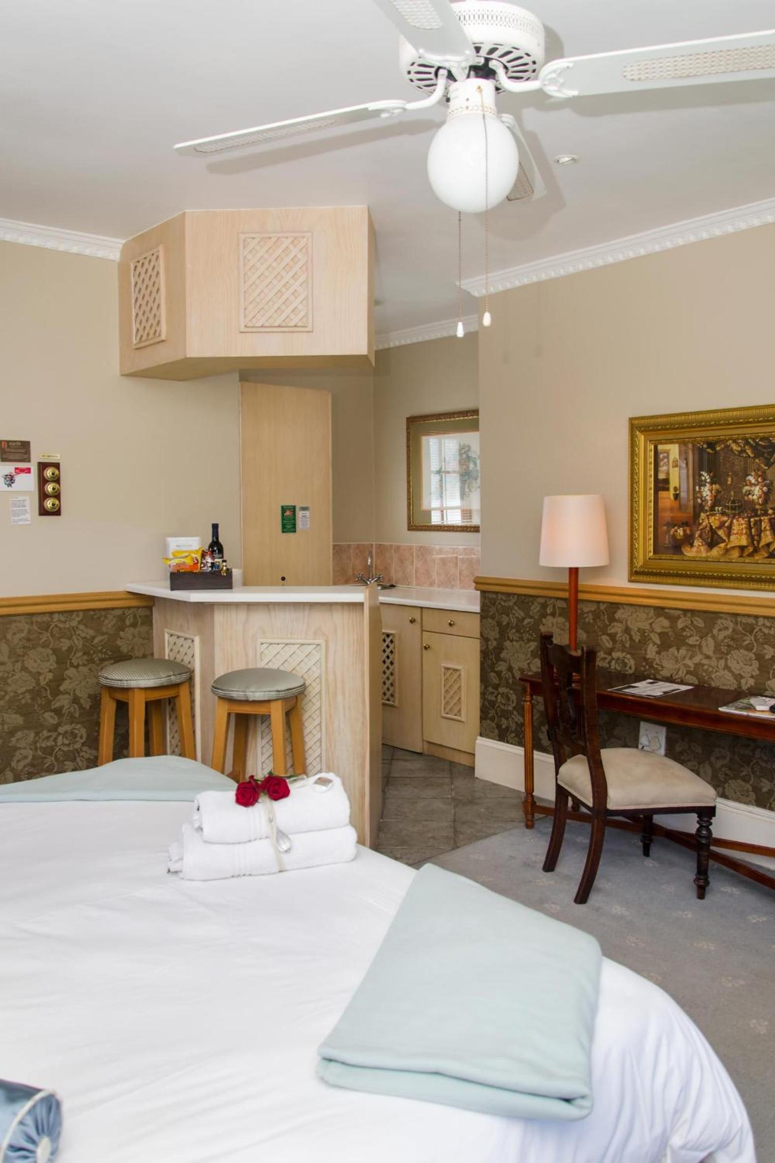 Twin/Double Room - Photo 10