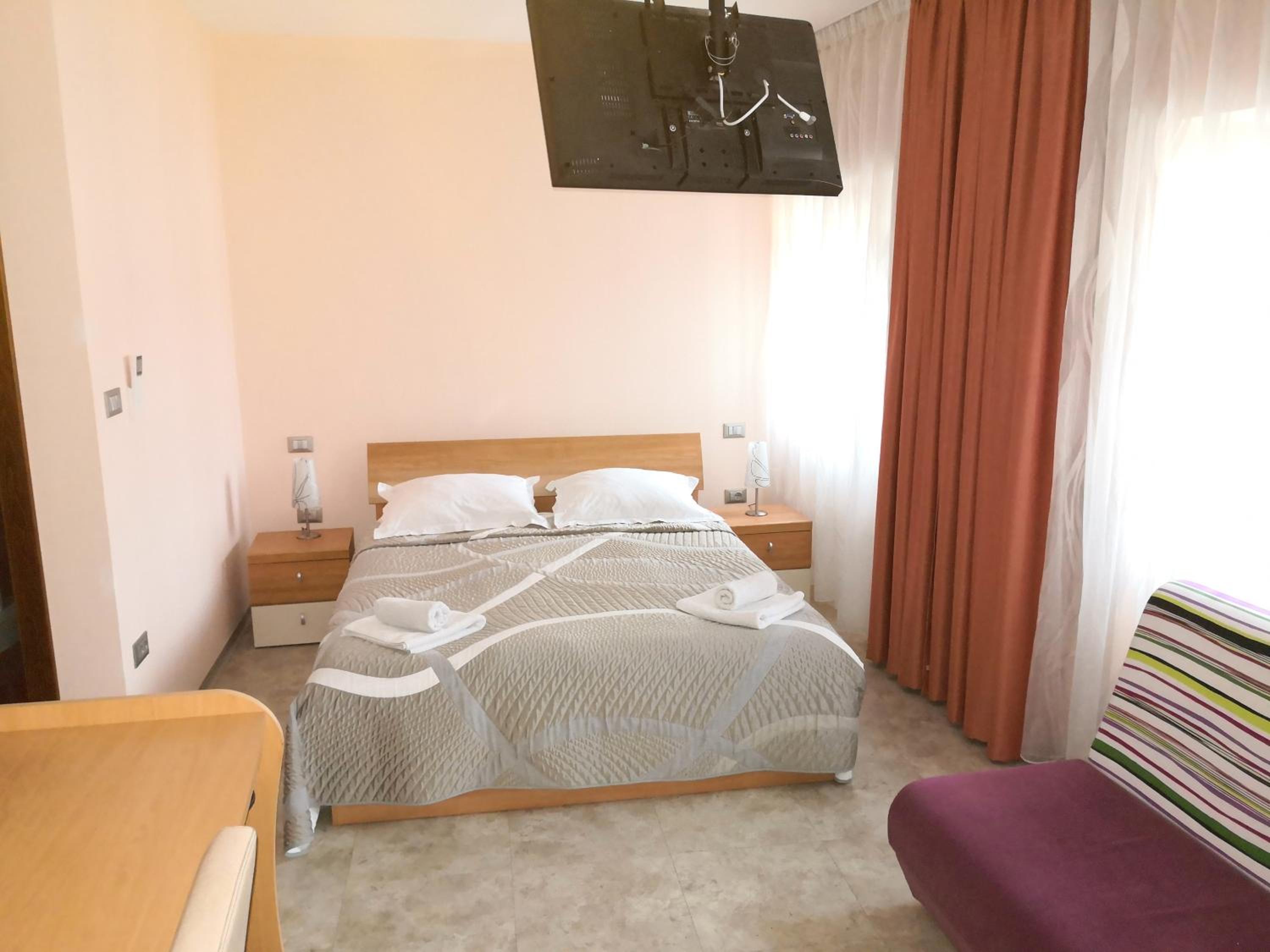 Triple Room - Photo 1