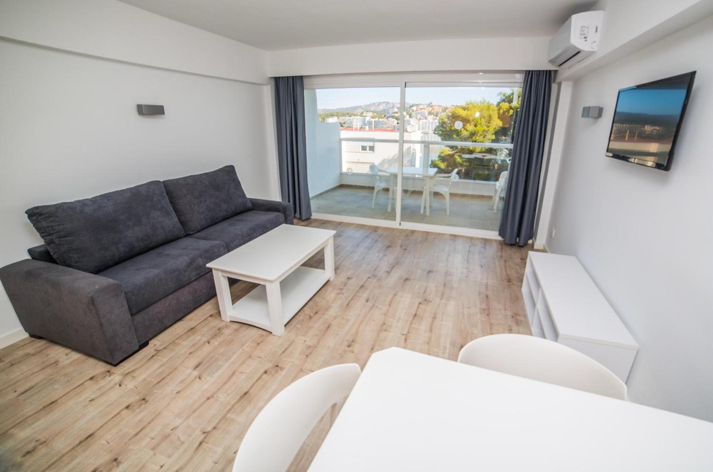 One-Bedroom Apartment (3 Adults + 1 Child)