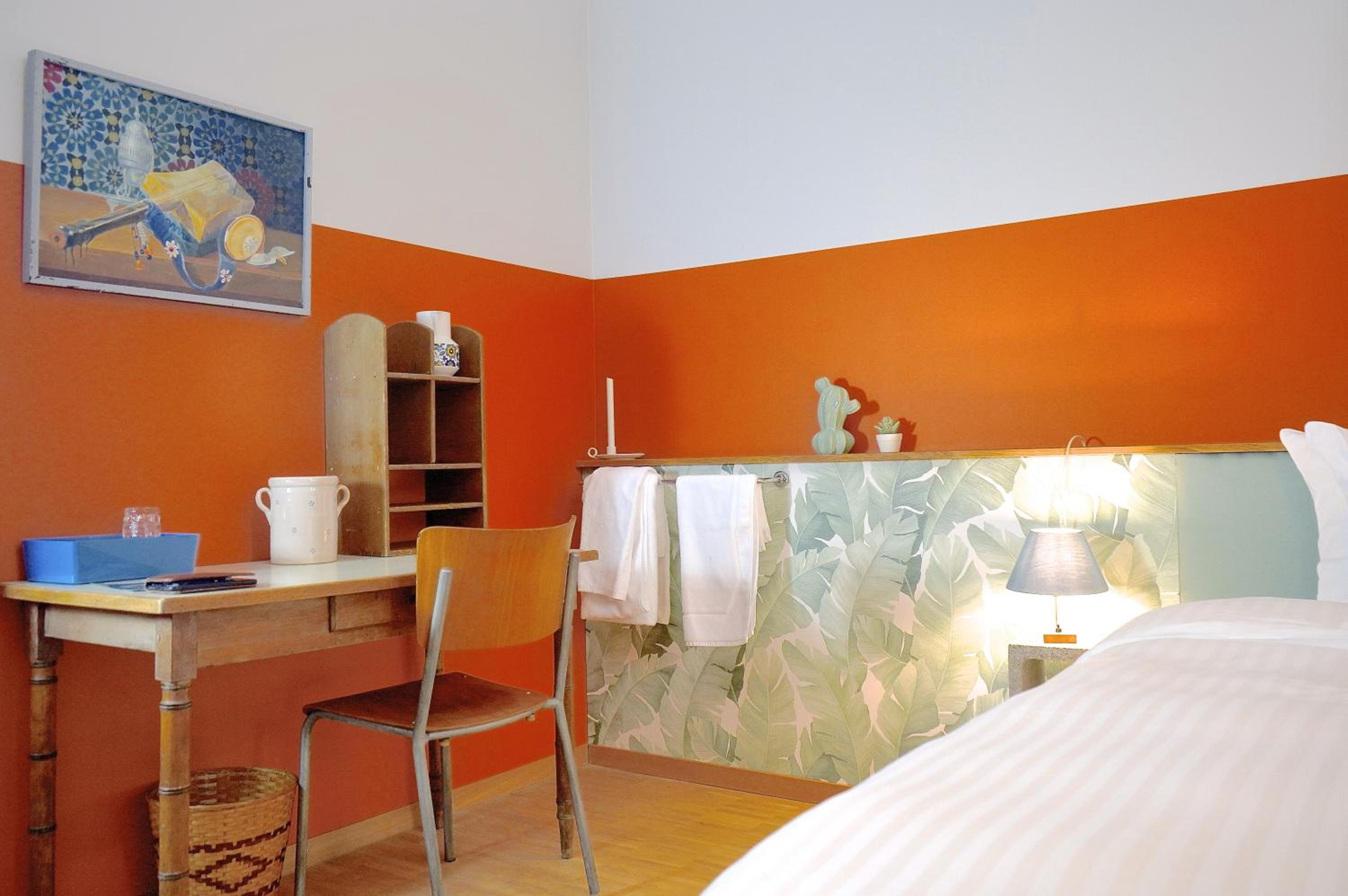 Double Room with Shared Bathroom photo 2