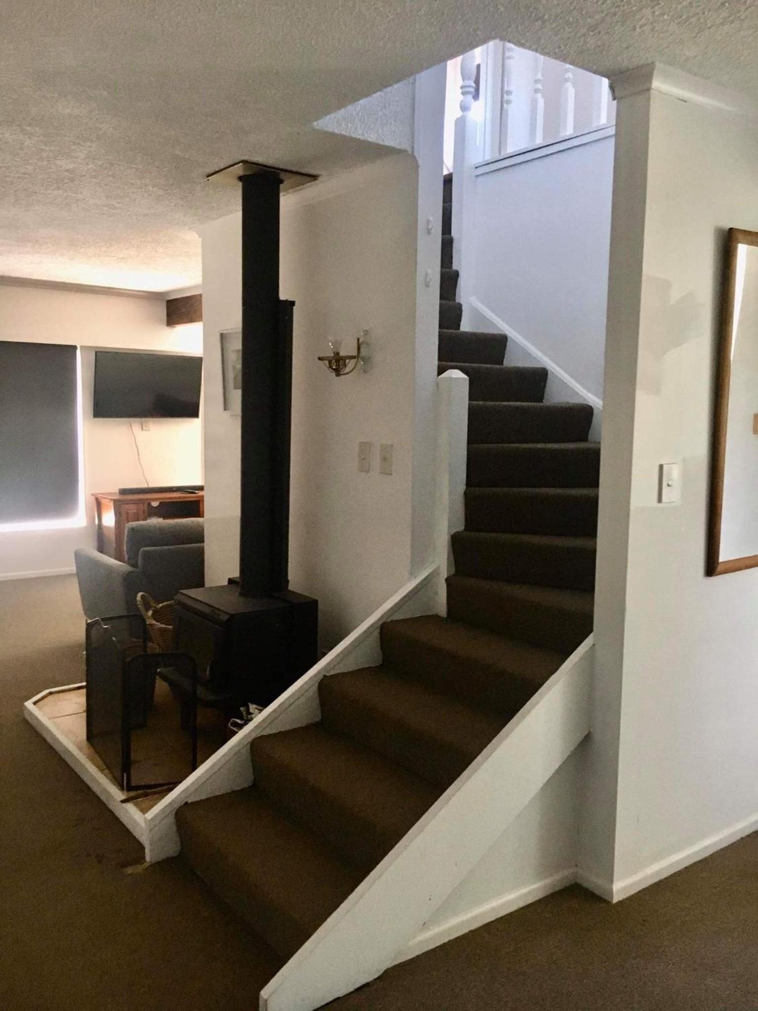 Two-Bedroom House - Photo 9