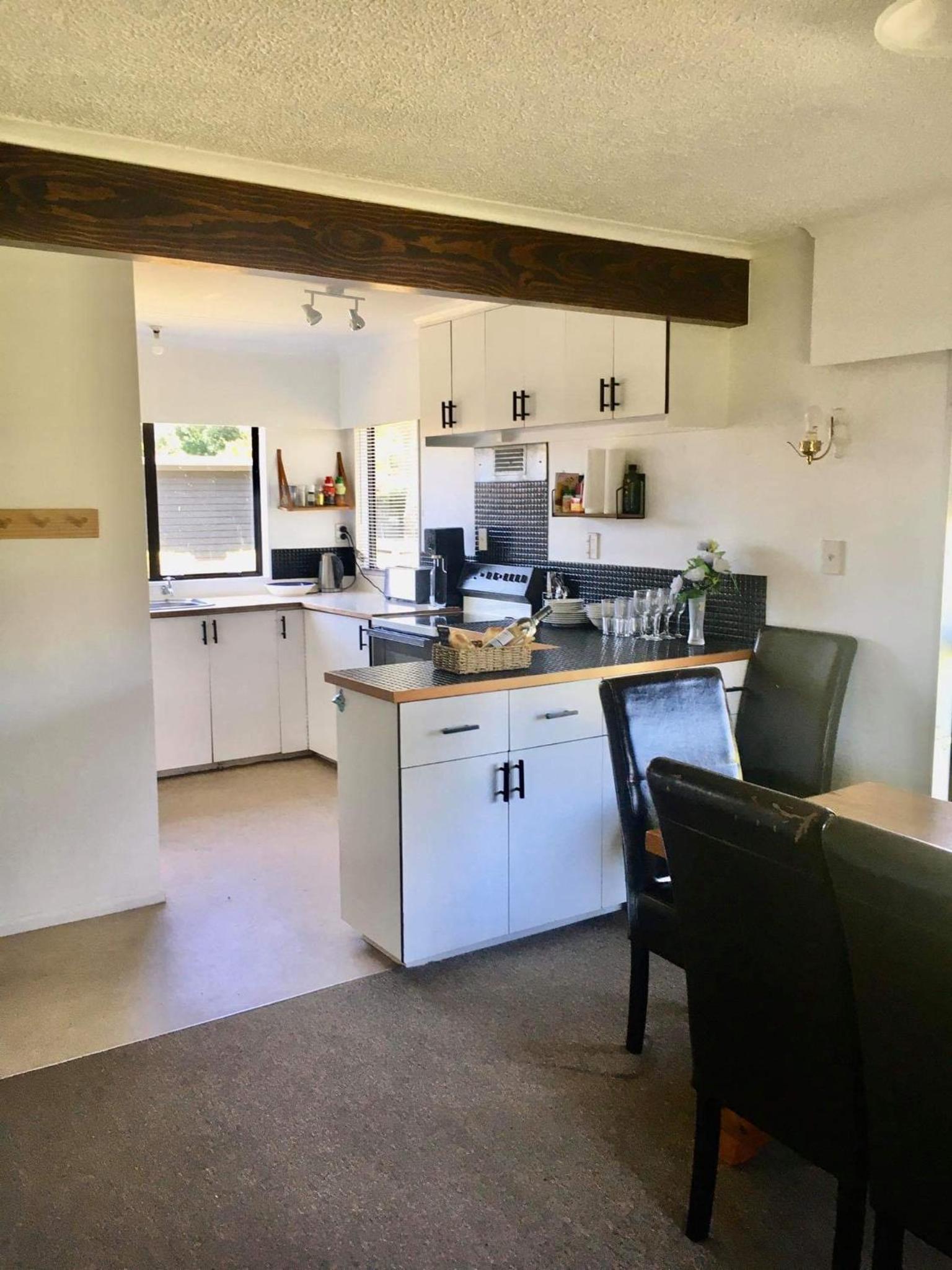 Two-Bedroom House - Photo 10