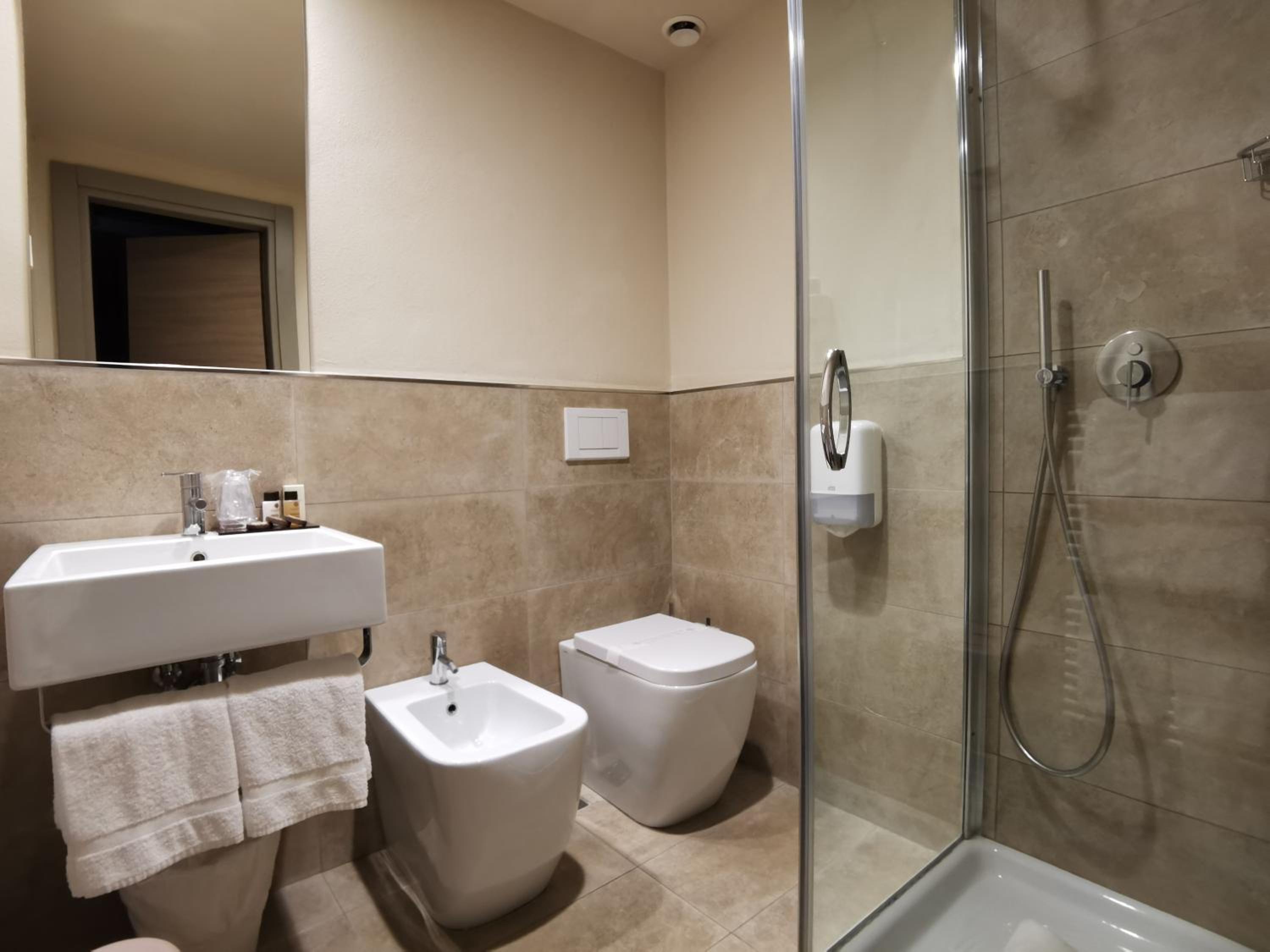 Superior Twin Room - Photo 2