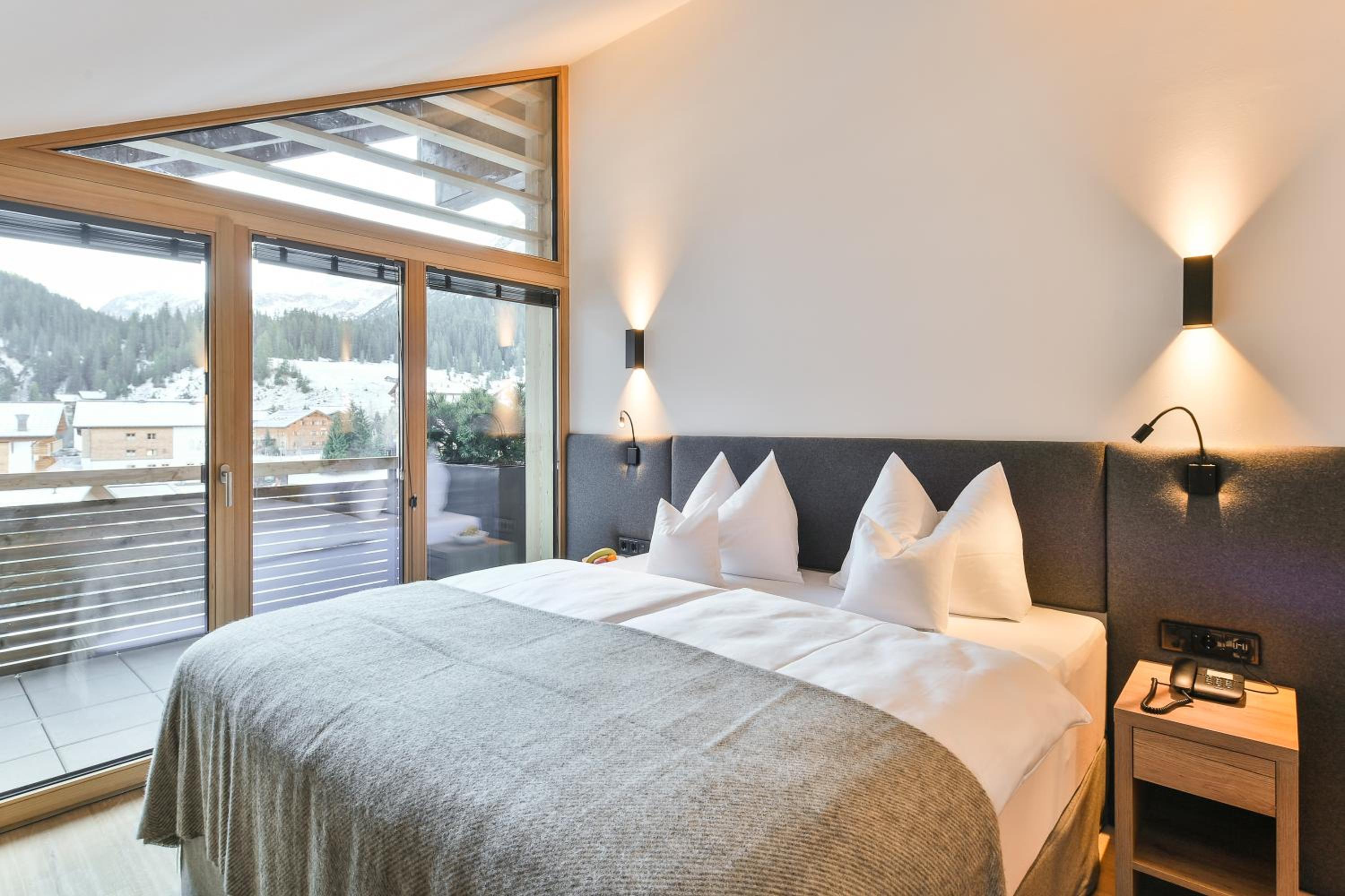 Junior Suite with Balcony photo 1