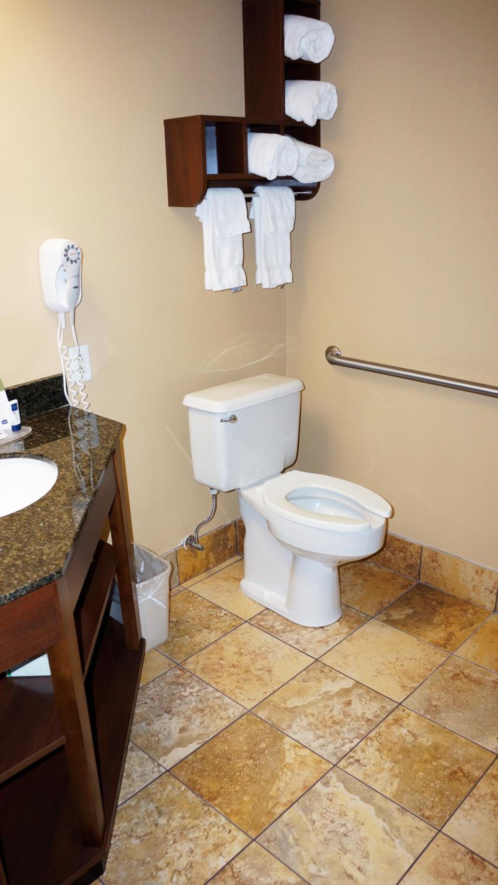 Deluxe Queen Room - Mobility Access/Non-Smoking photo 2