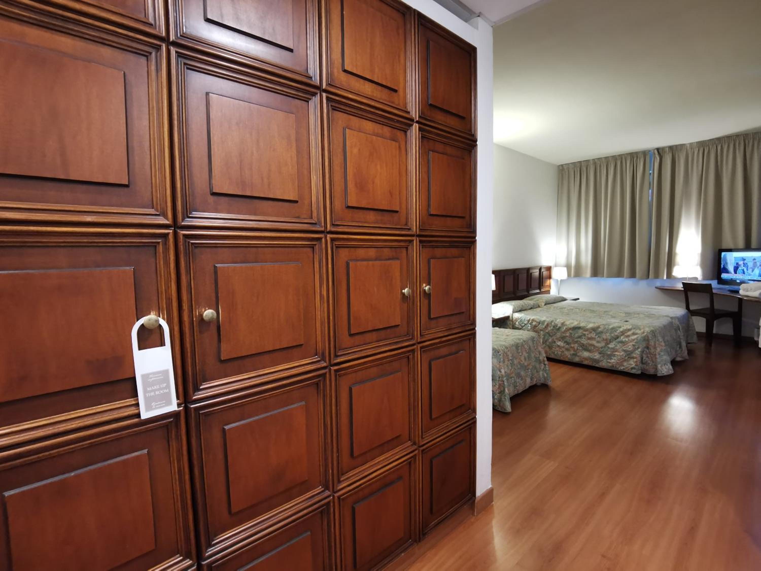 Economy Triple Room - Photo 1