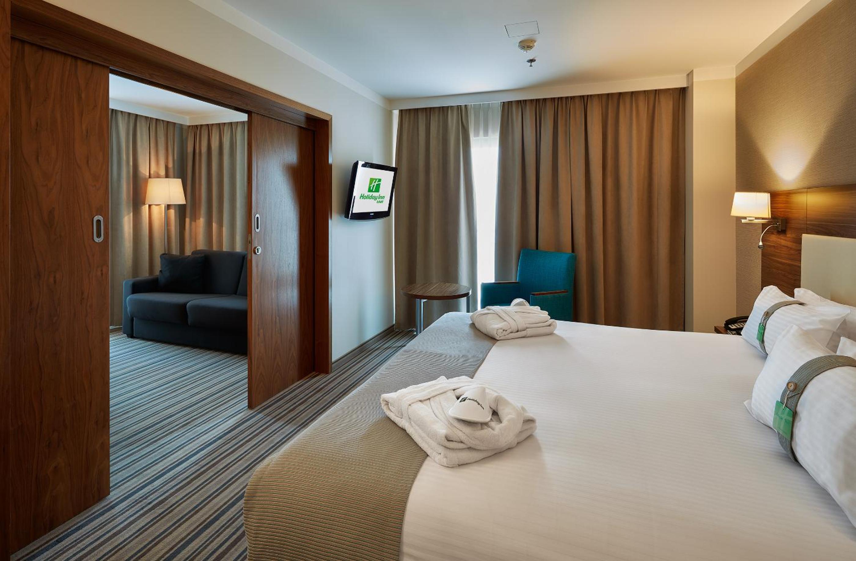 King Suite - Photo 2