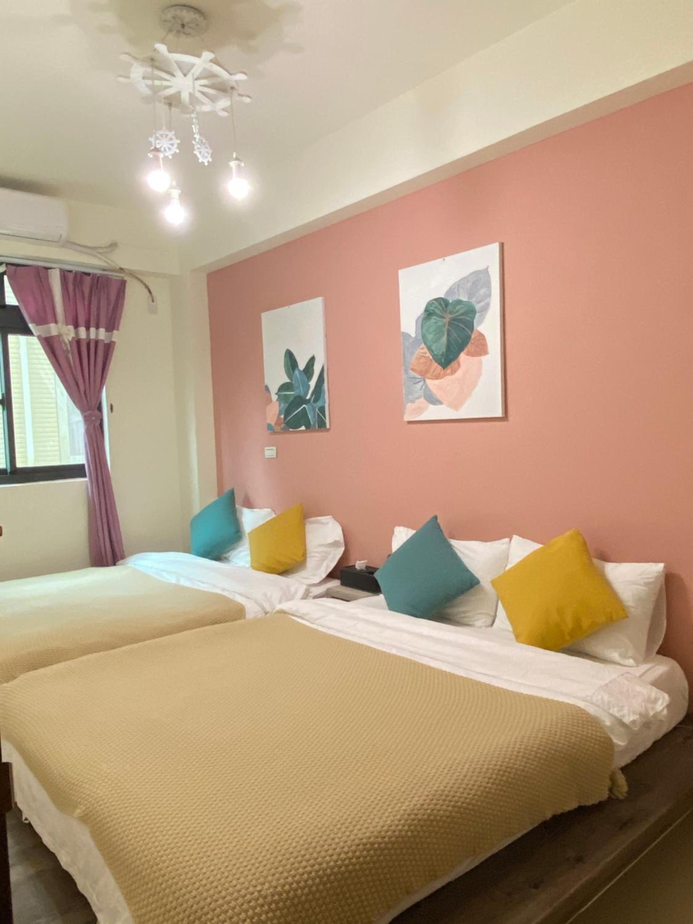 Quadruple Room with Private Bathroom photo 1