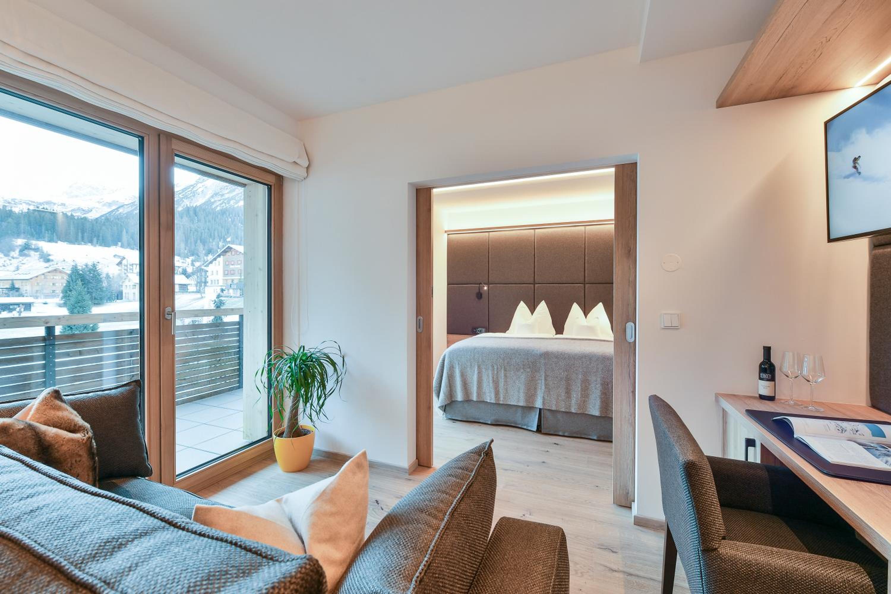 Junior Suite with Balcony photo 2
