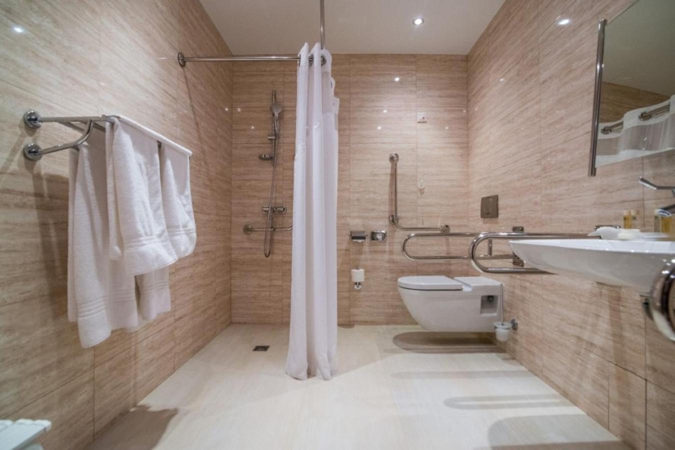Standard Double Room - Disability Access - Photo 3