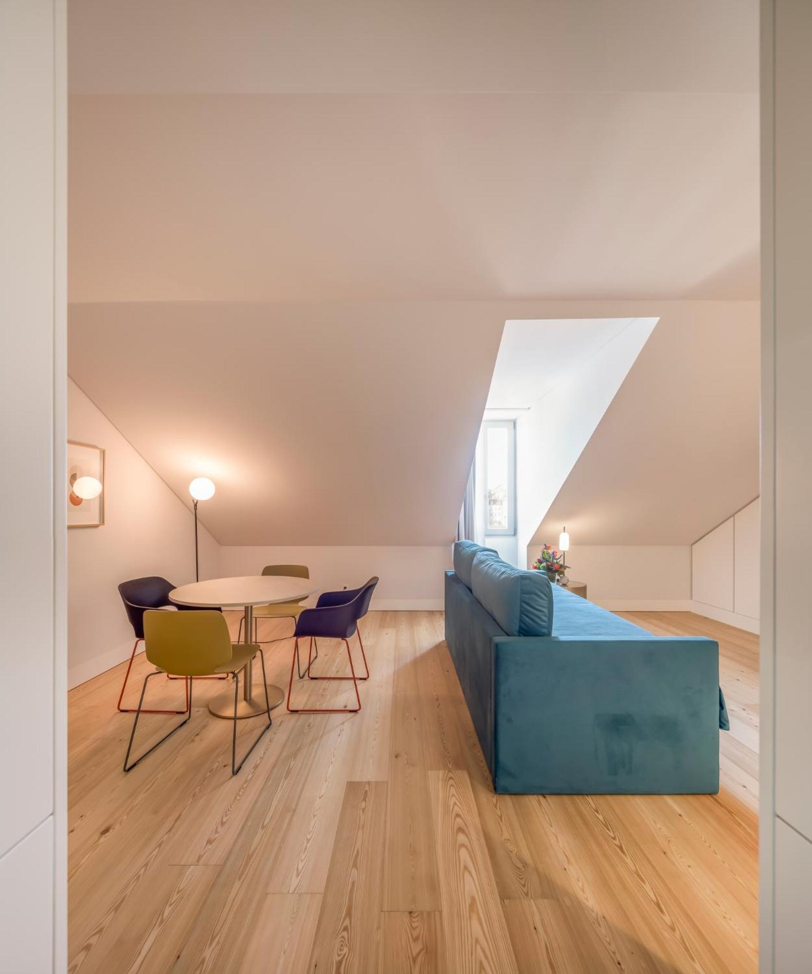 One-Bedroom Apartment - Photo 2