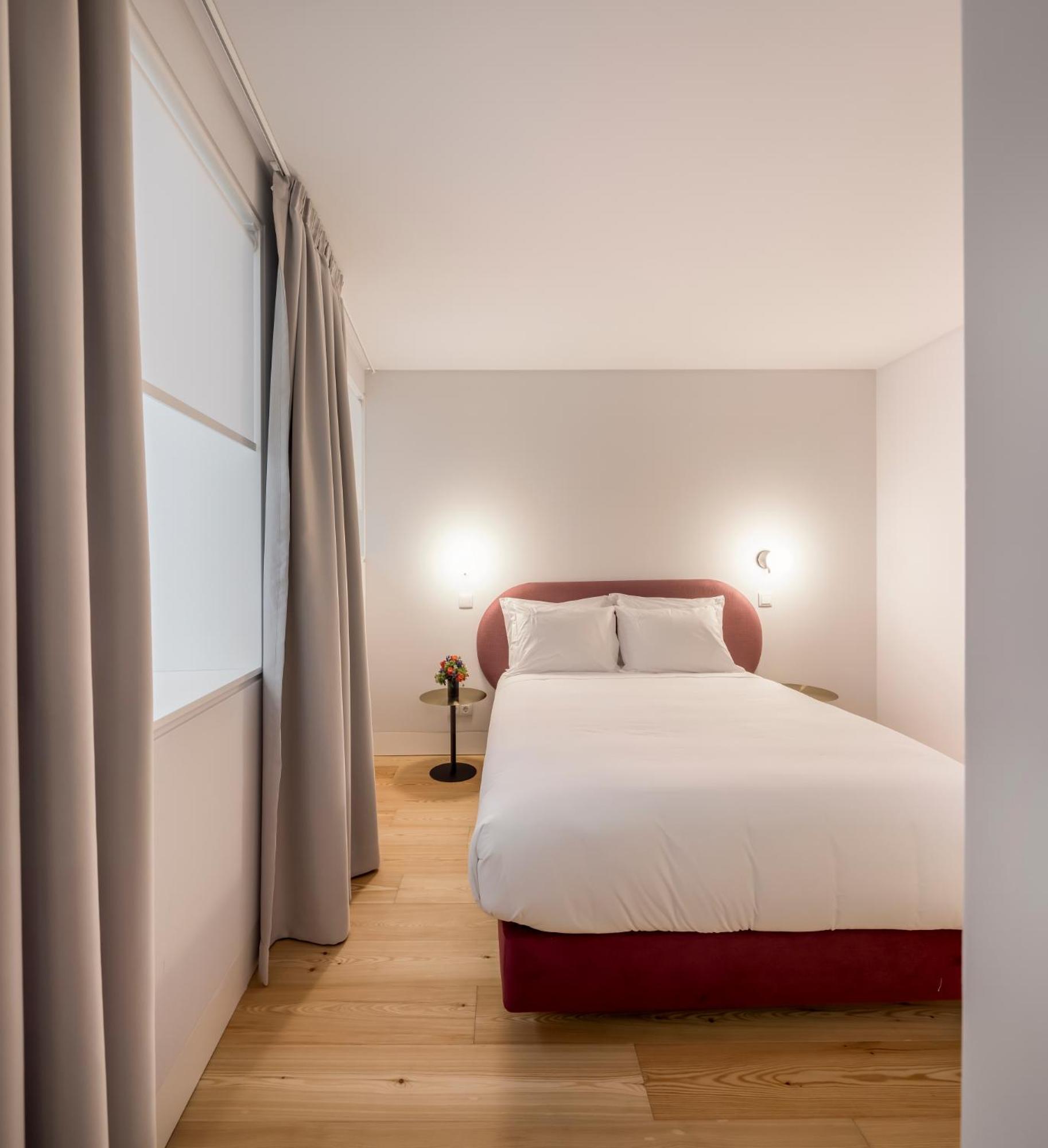 One-Bedroom Apartment - Photo 3