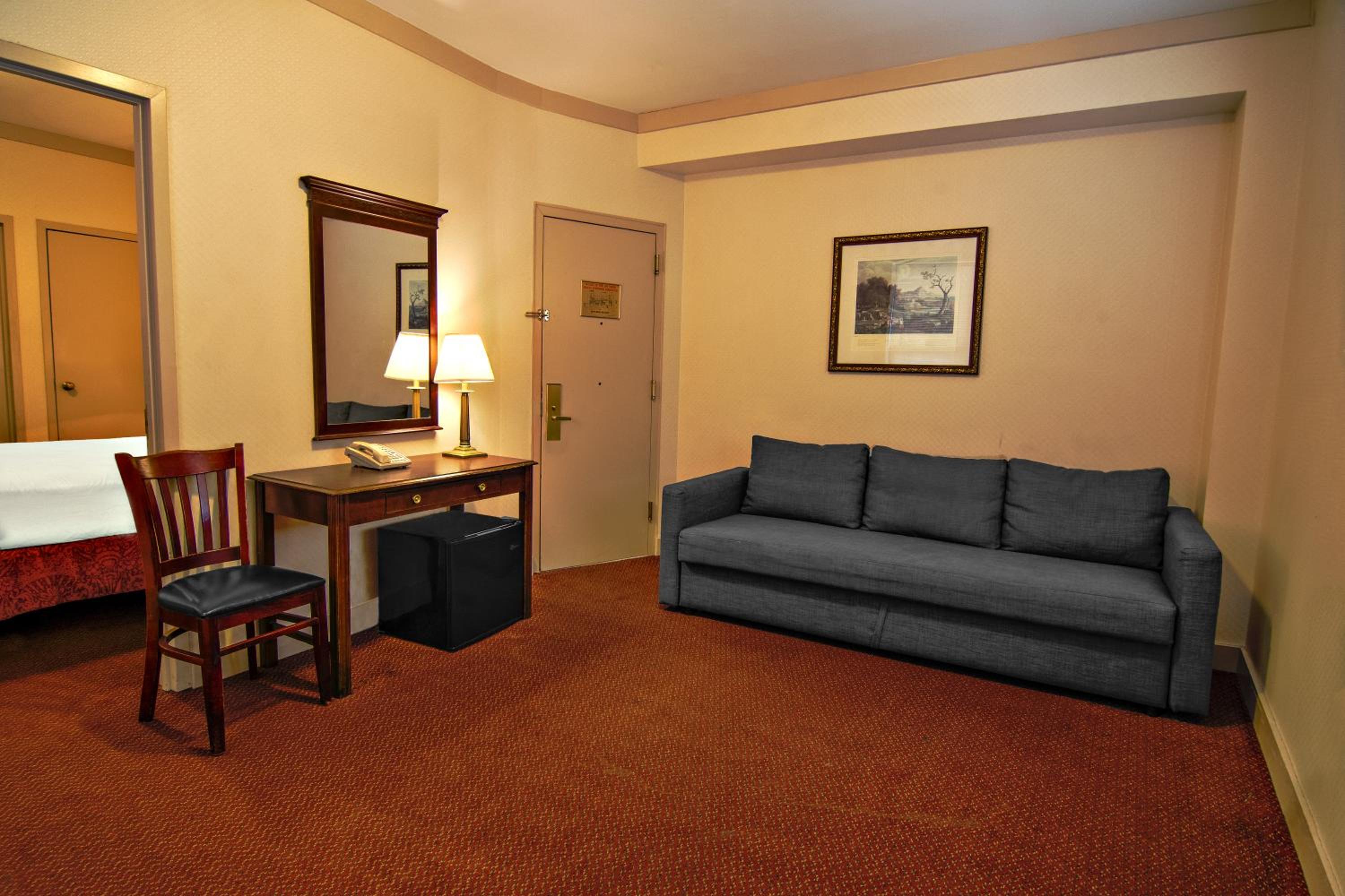 Bronze, Junior Suite