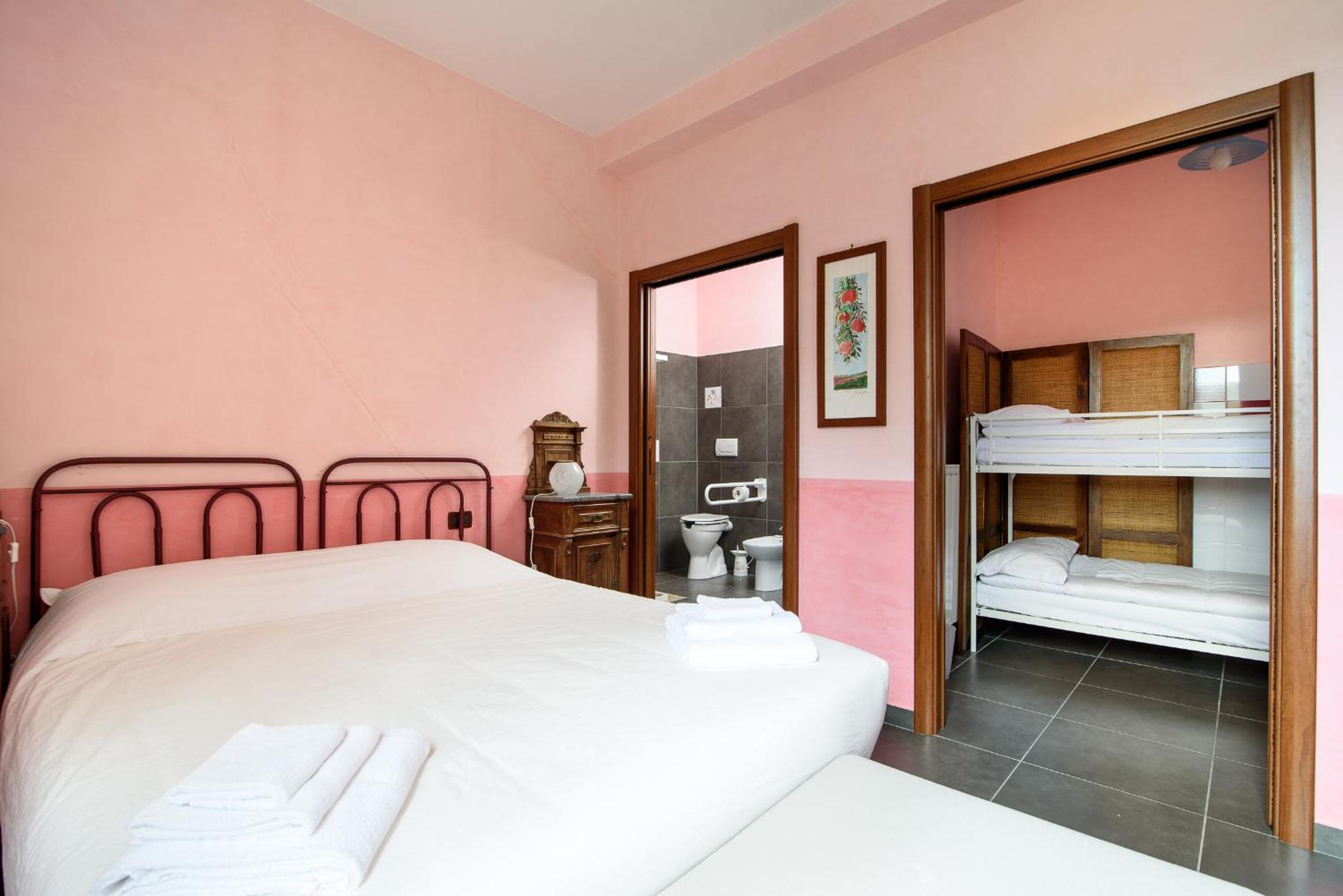 Double or Twin Room with Mountain View photo 2