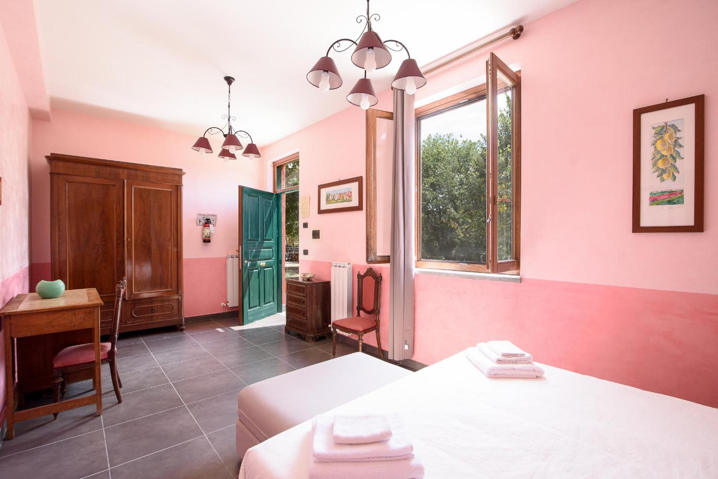 Double or Twin Room with Mountain View