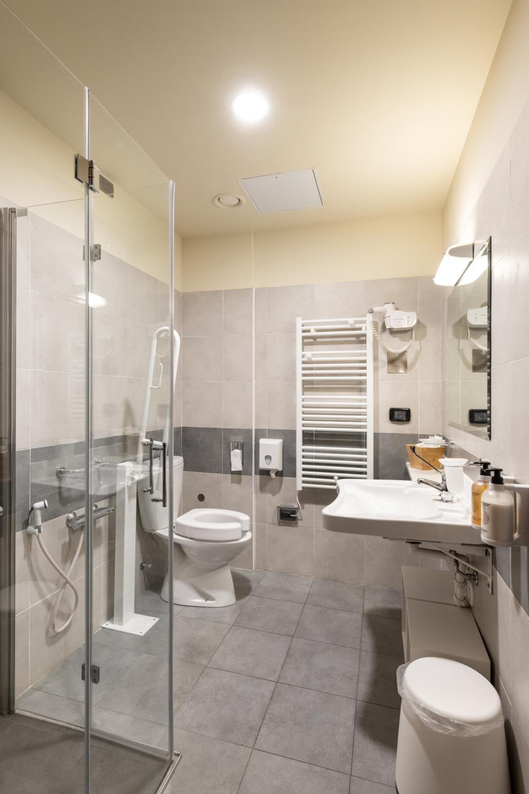 Comfort Triple Room