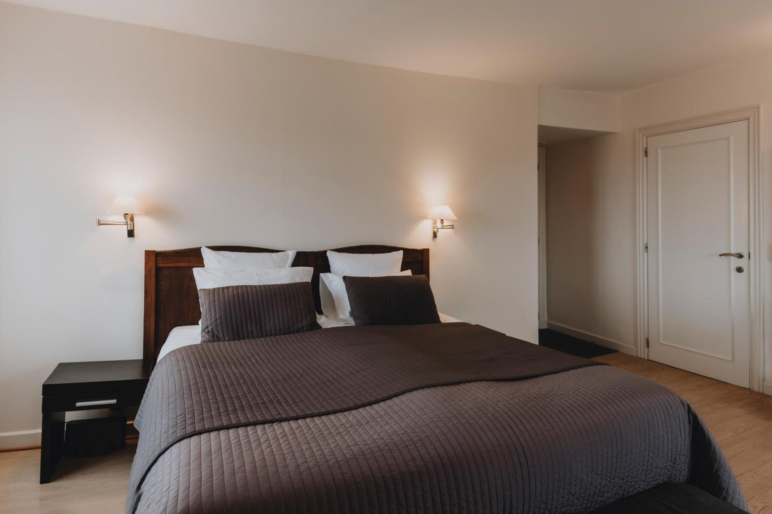 Luxe Tower Suite photo 2