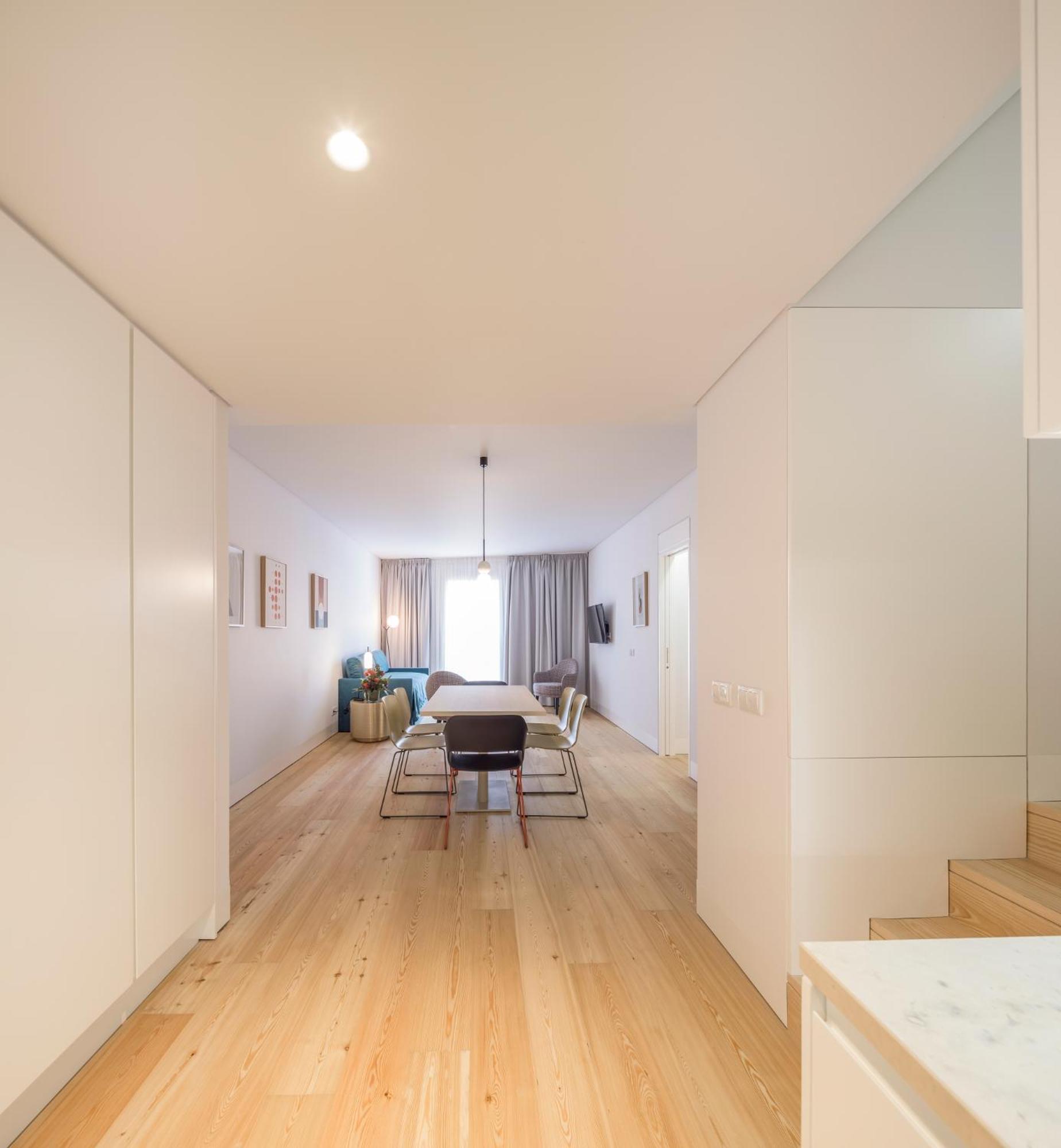 Deluxe One-Bedroom Apartment - Photo 1