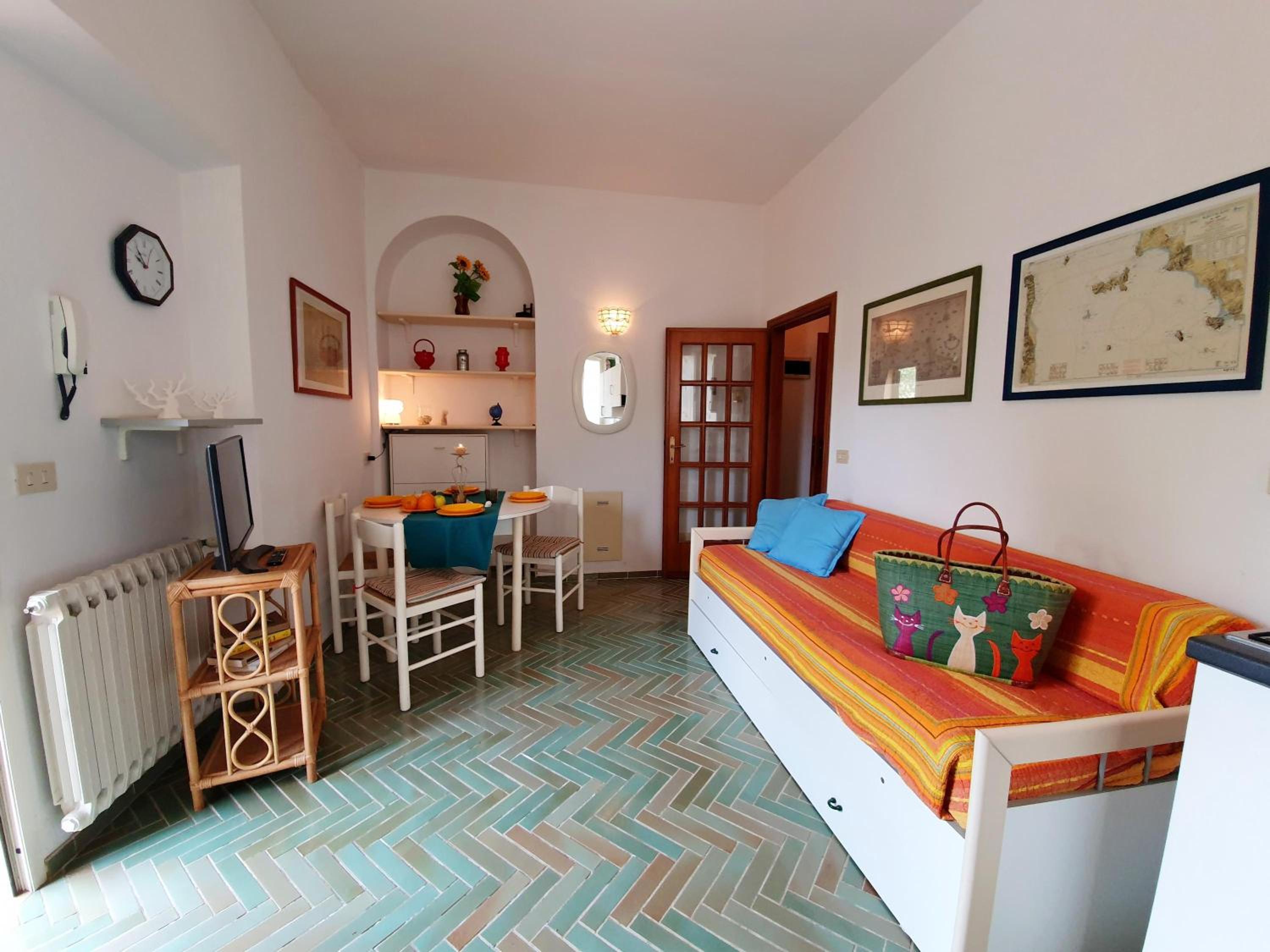 Superior One-Bedroom Apartment