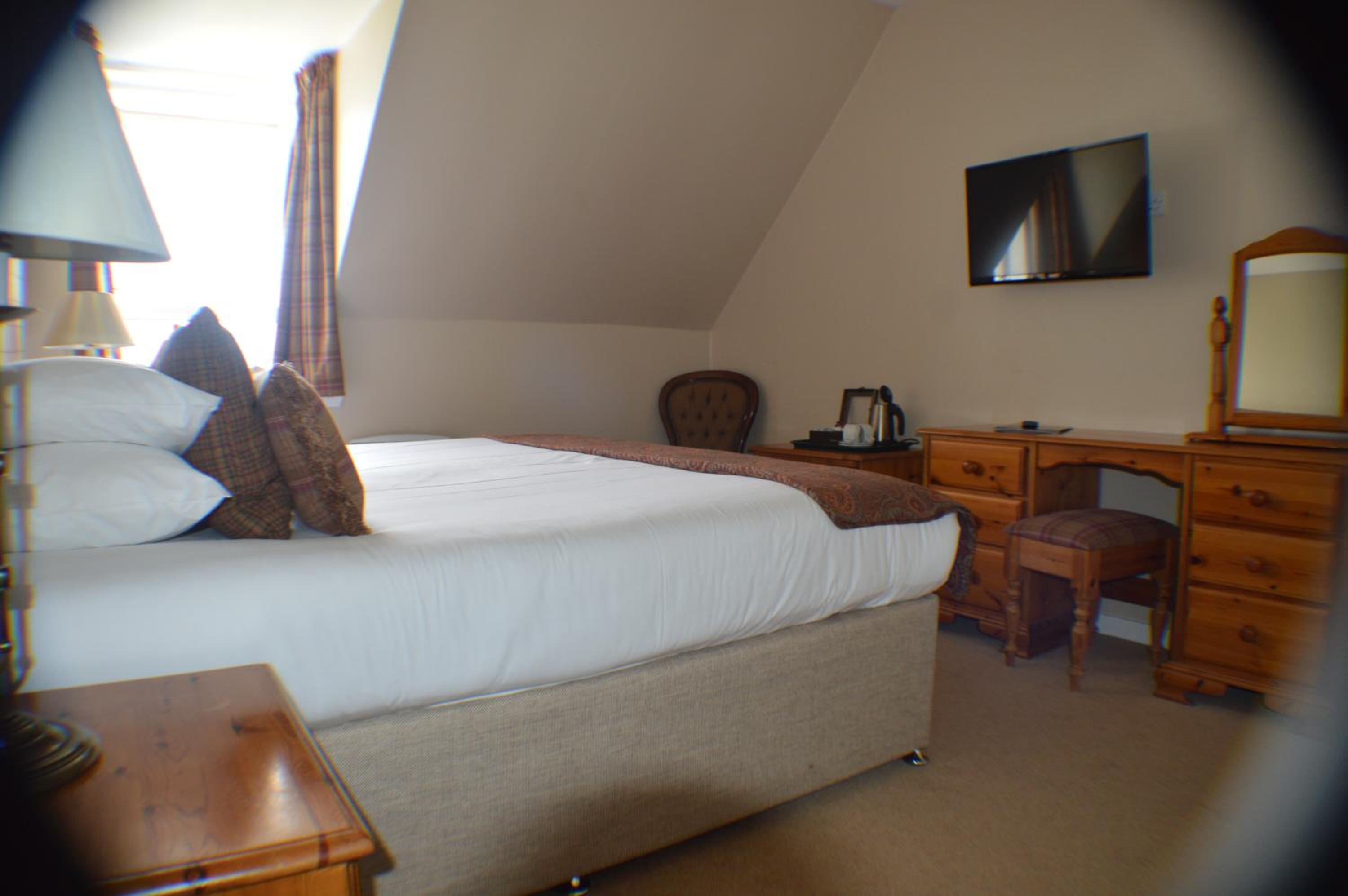 Double or Twin Room with Sea View - Photo 4