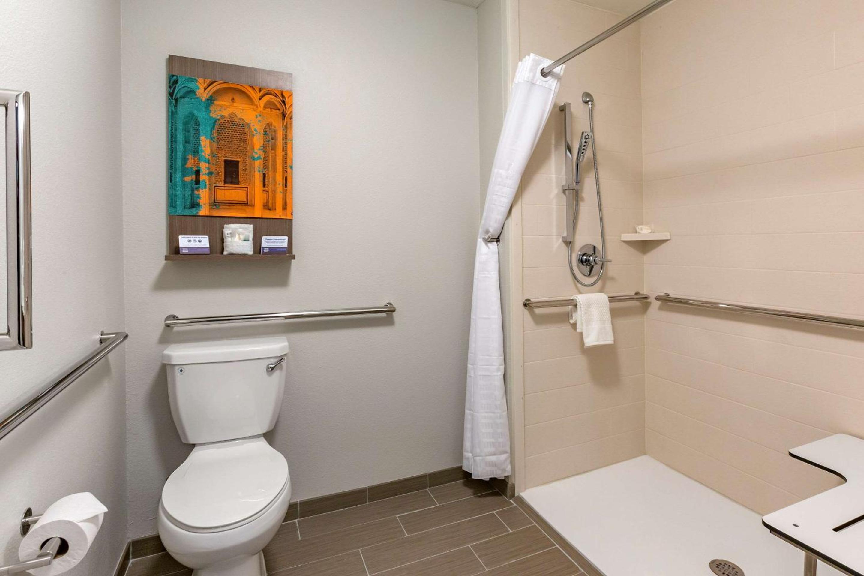 Efficiency Suite with Two Queen Beds - Accessible/Non-Smoking - Photo 4