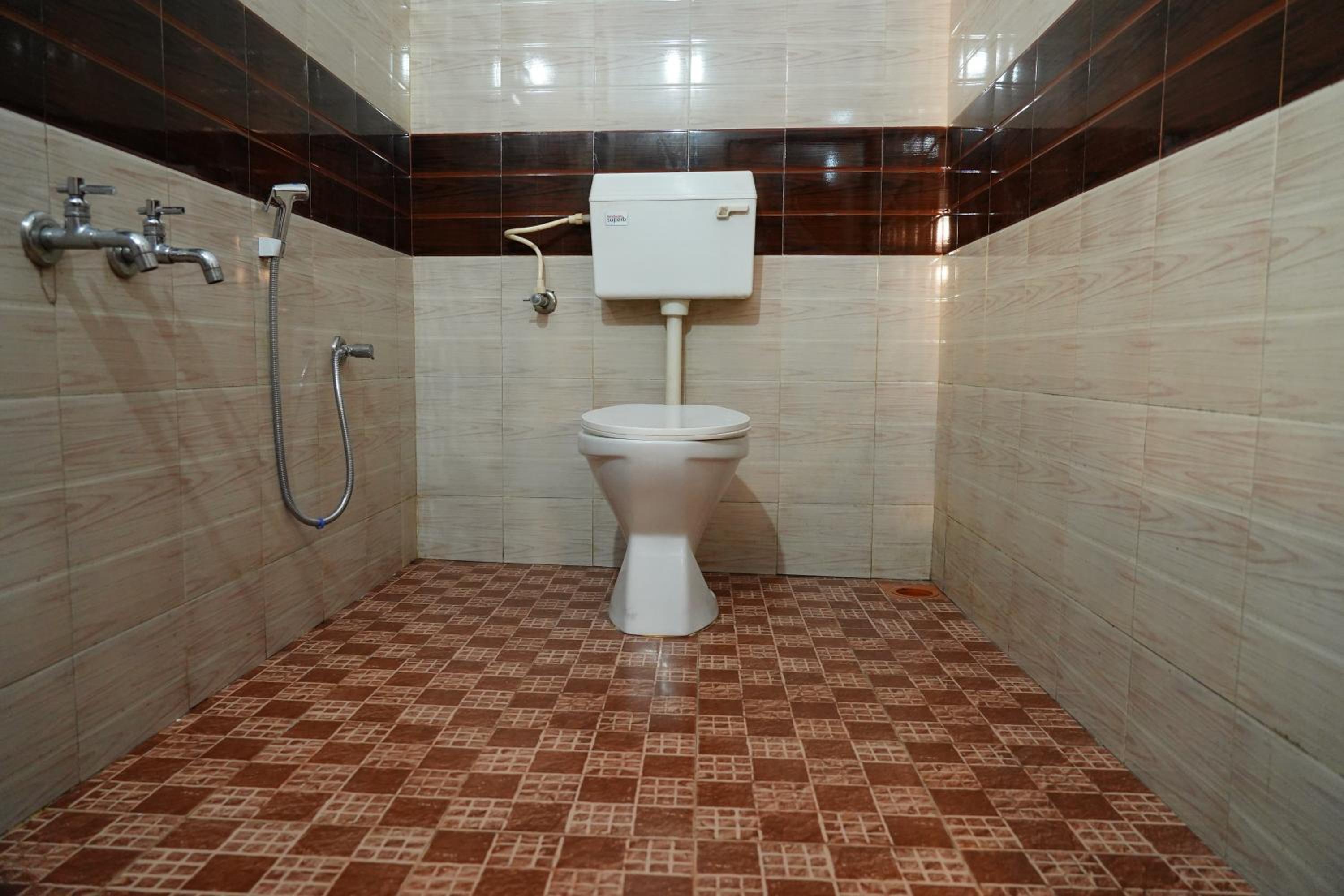 Family Room with Private Bathroom photo 3